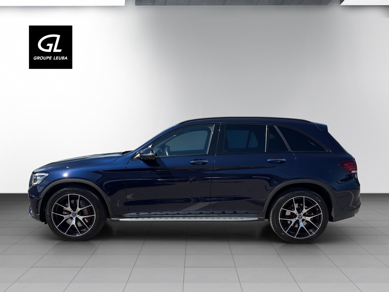 MERCEDES-BENZ GLC 200 AMG Line 4Matic-image-4