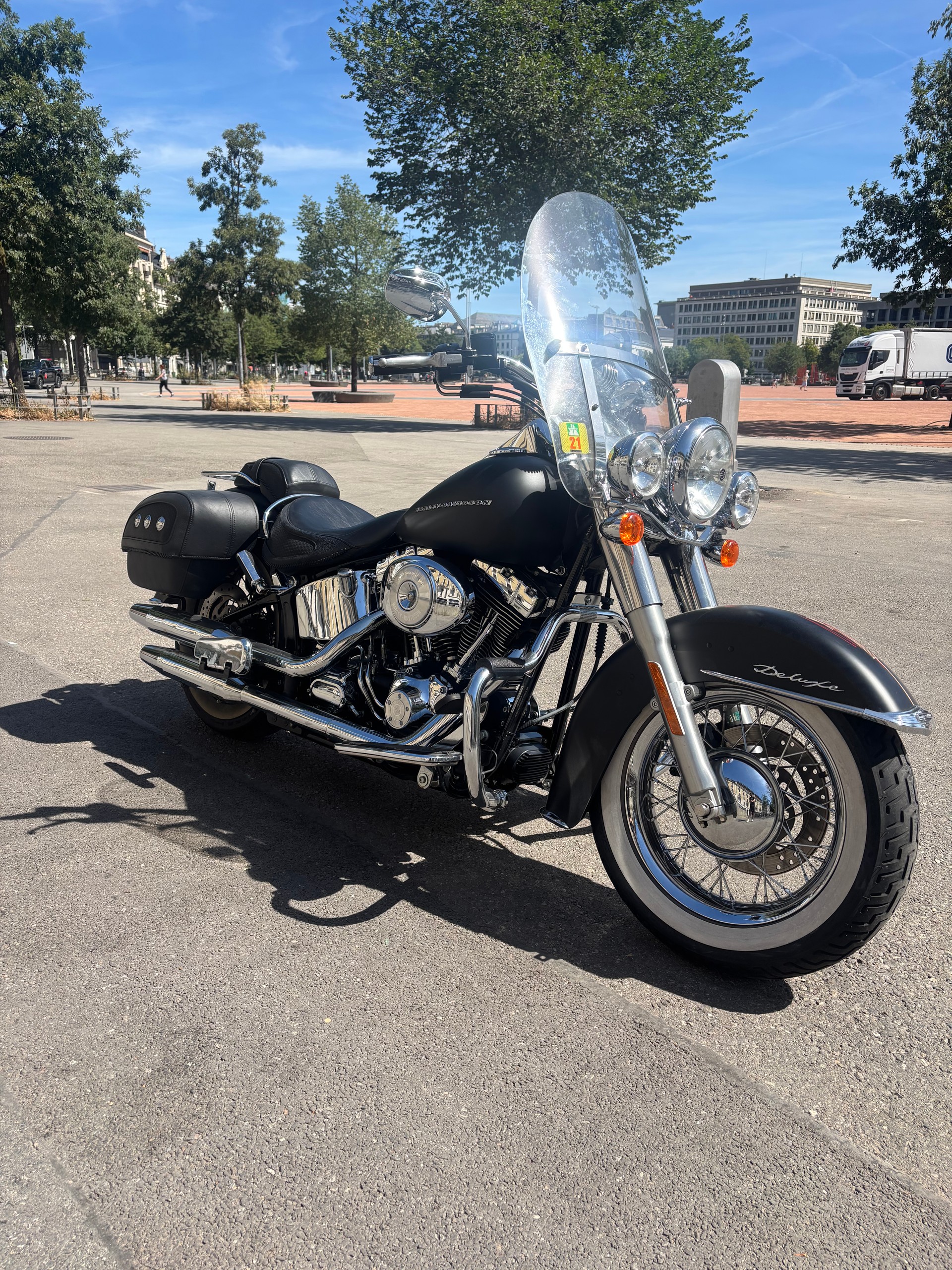 HARLEY-DAVIDSON FLSTNI Softail Deluxe-image-0