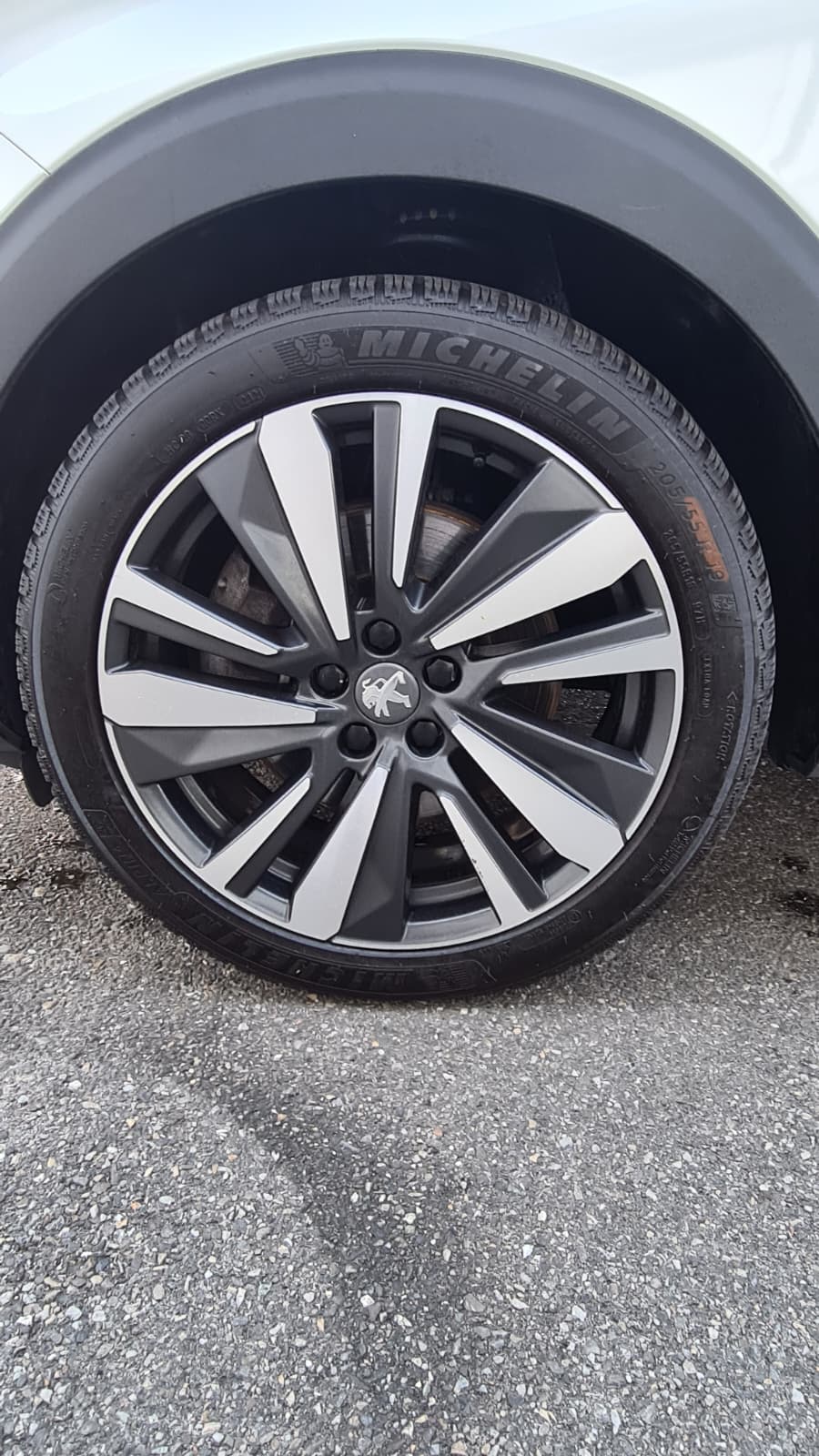 PEUGEOT 3008 300e Hybrid4 Allure Pack EAT8 ** Teil-Leder ** Gr-Navi ** RF-Kamera ** Tempomat ** Sitzheizung ** LTZ MFK 28.11.2025 **-image-19