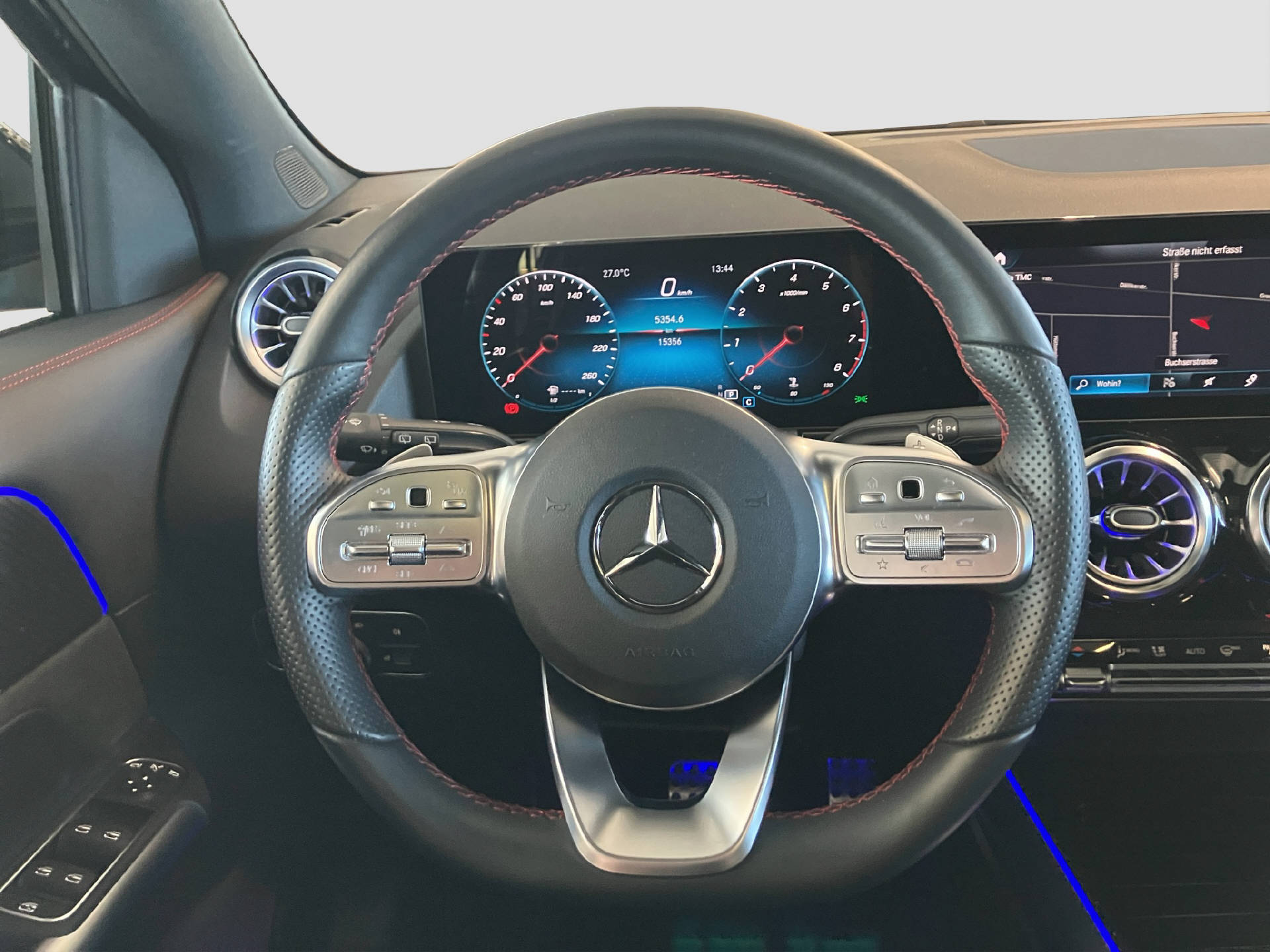 MERCEDES-BENZ GLA 200 AMG Line 4MATIC-image-8