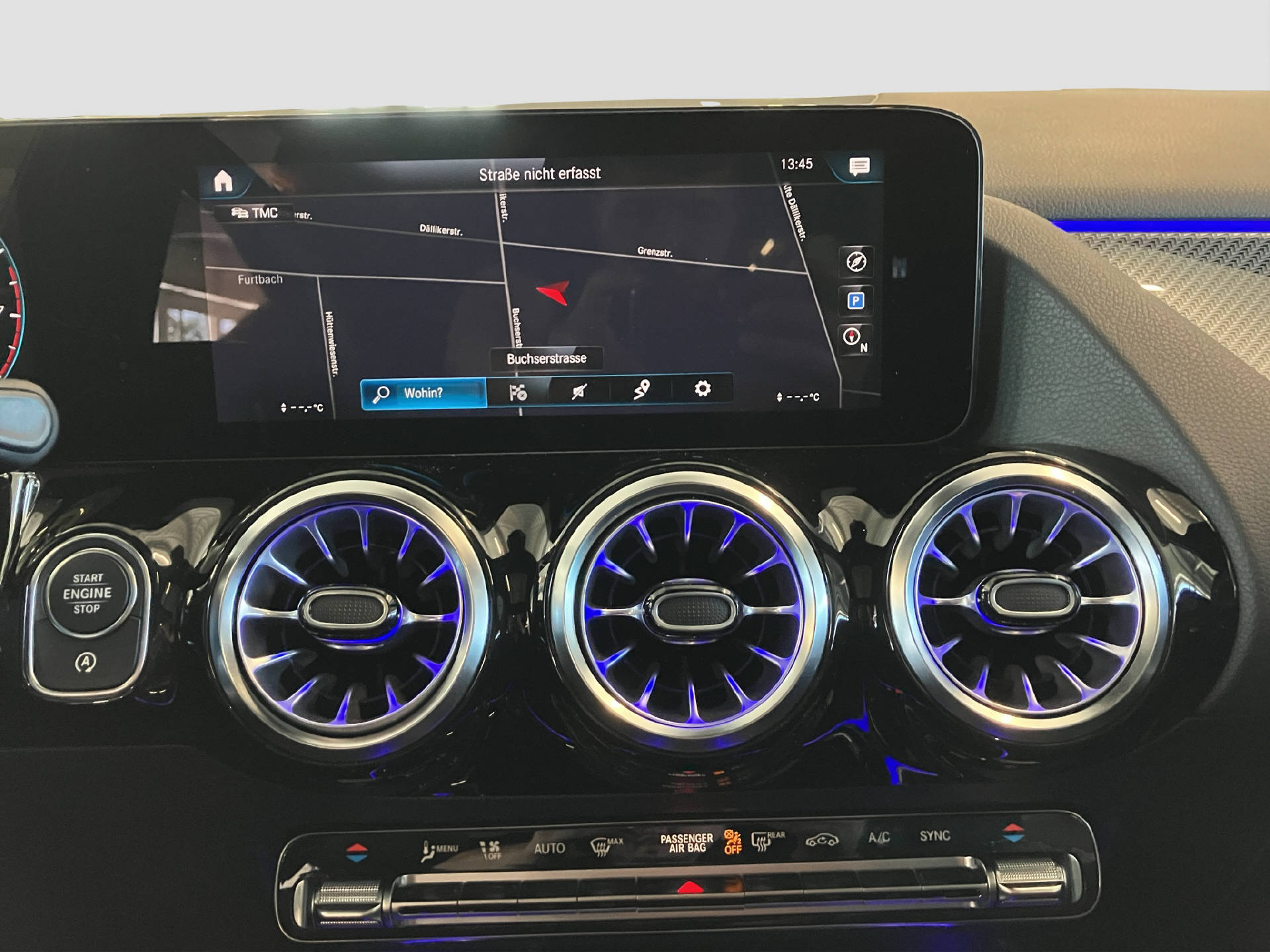 MERCEDES-BENZ GLA 200 AMG Line 4MATIC-image-10