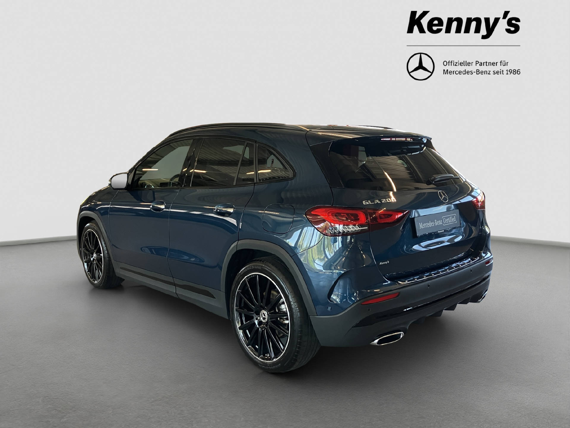MERCEDES-BENZ GLA 200 AMG Line 4MATIC-showroom-element-3
