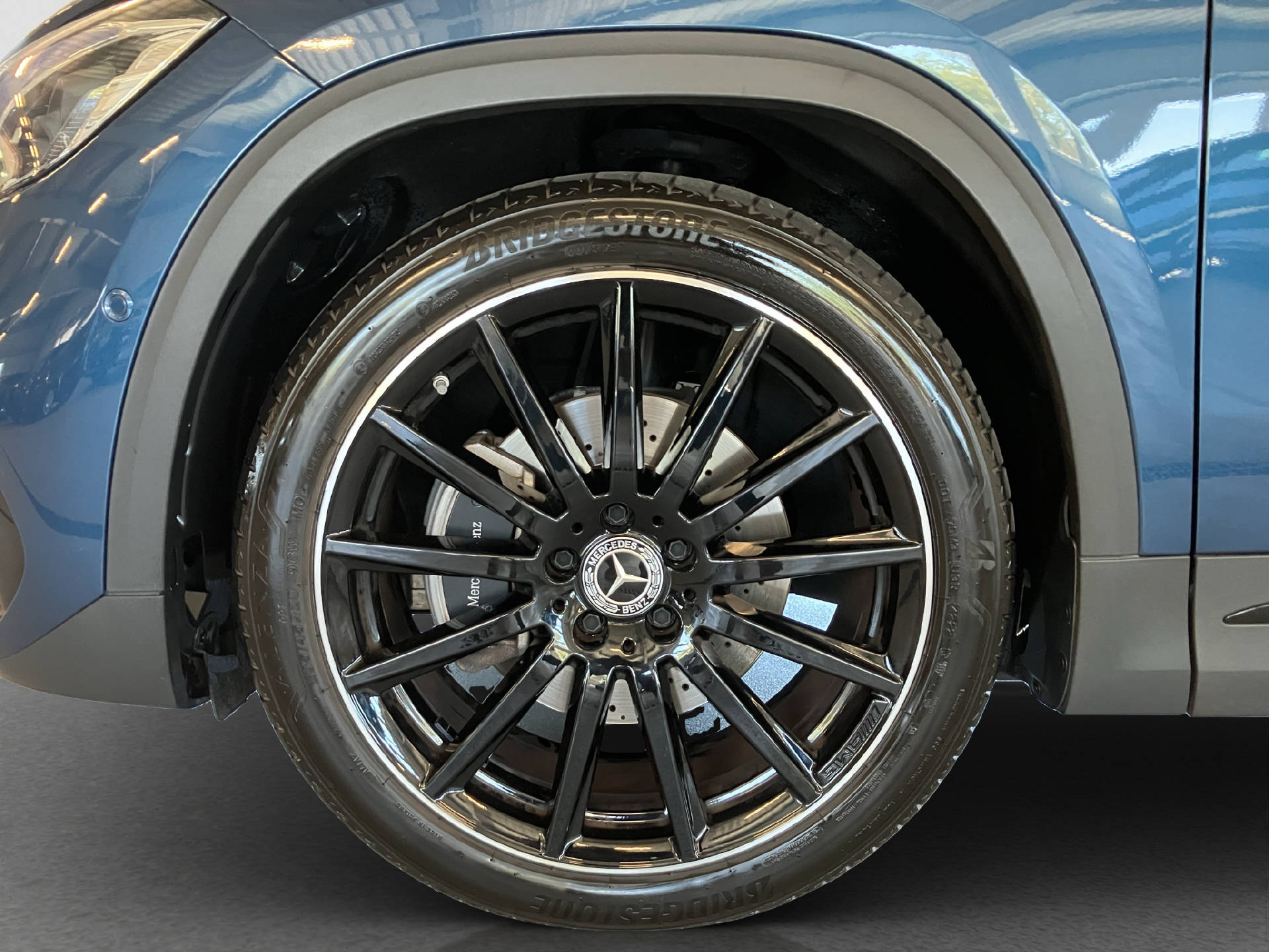 MERCEDES-BENZ GLA 200 AMG Line 4MATIC-image-5