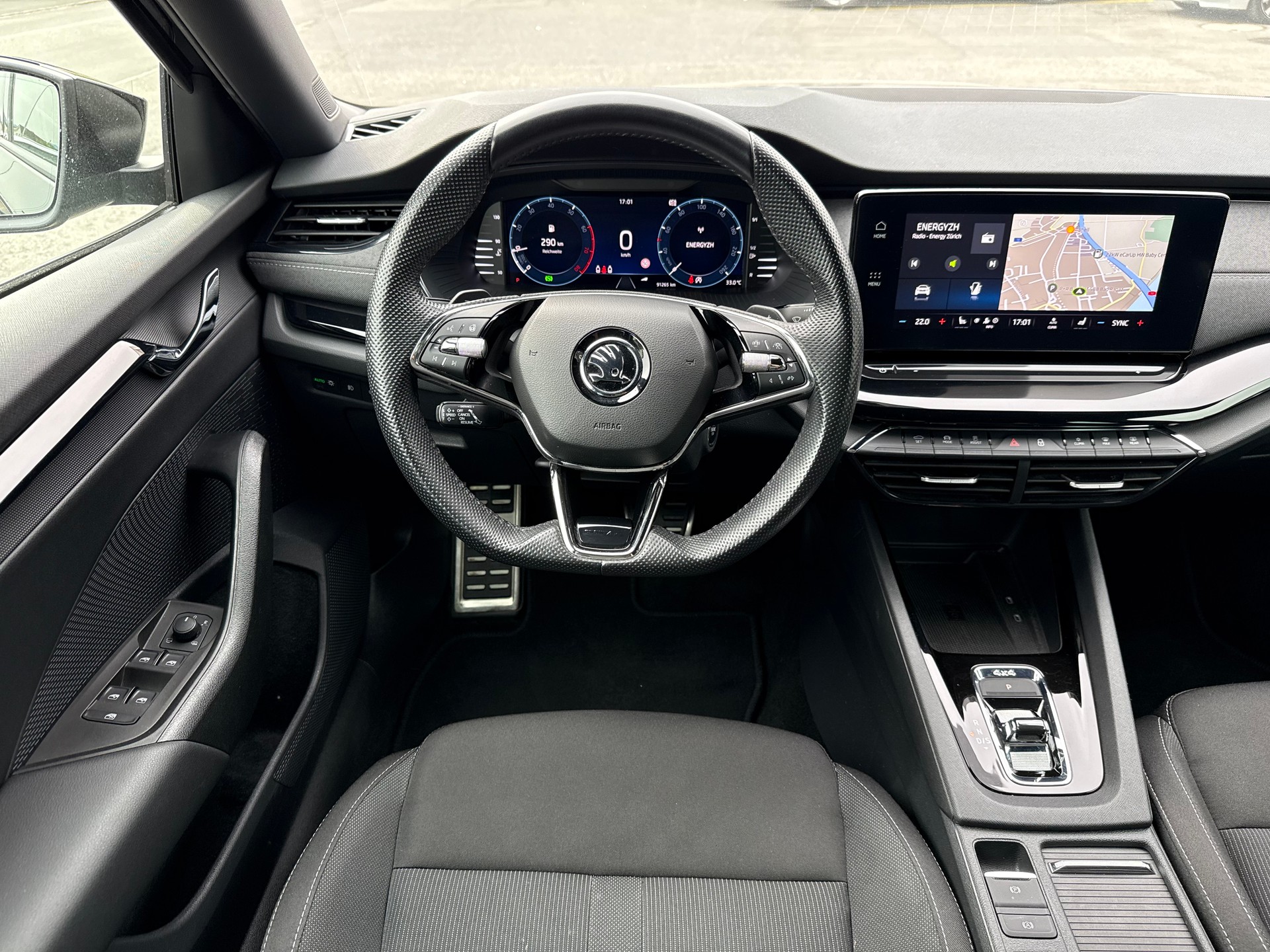 SKODA Octavia Combi 2.0 TSI SportLine 4x4 DSG-image-15