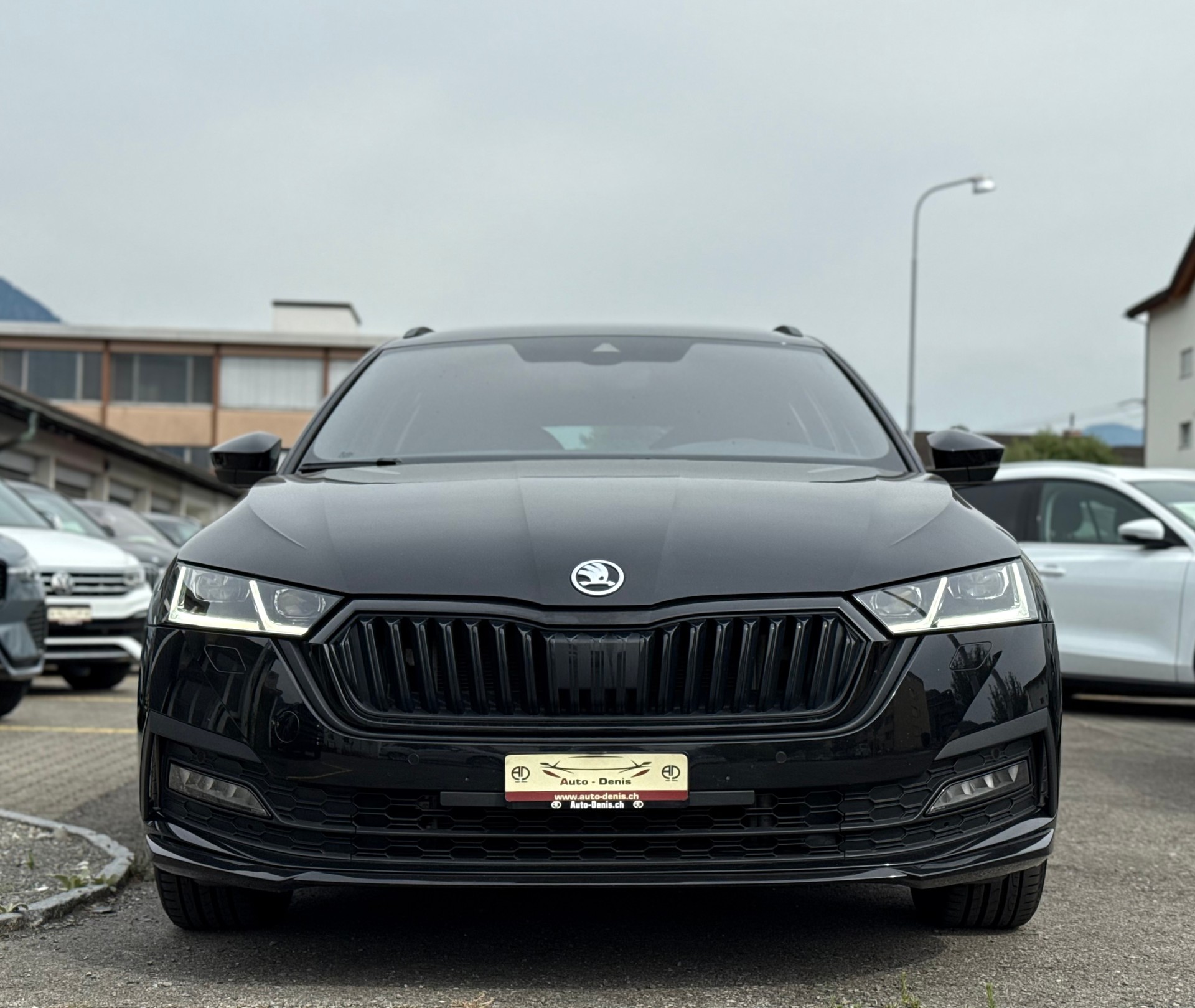 SKODA Octavia Combi 2.0 TSI SportLine 4x4 DSG-showroom-element-2