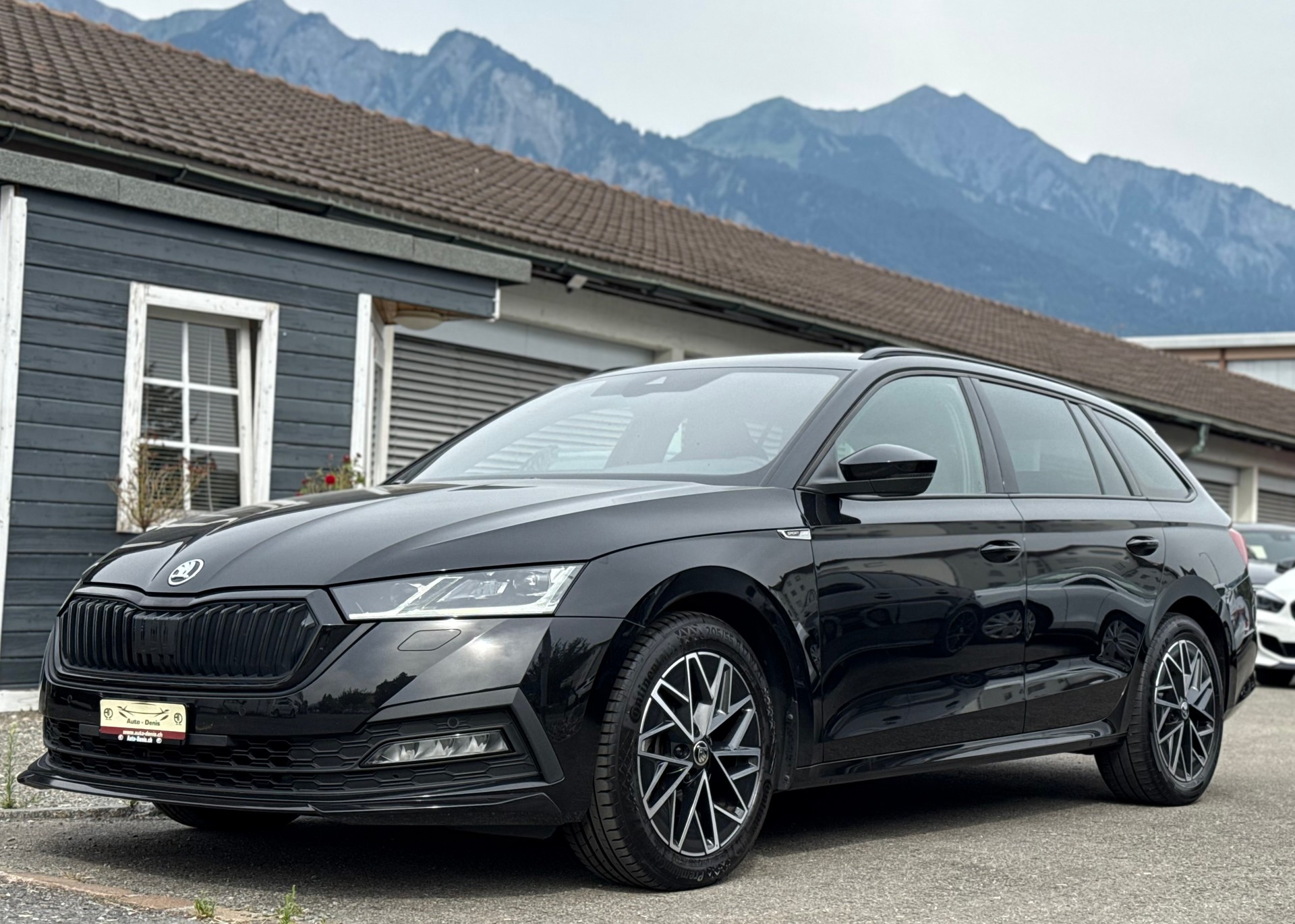 SKODA Octavia Combi 2.0 TSI SportLine 4x4 DSG-showroom-element-1