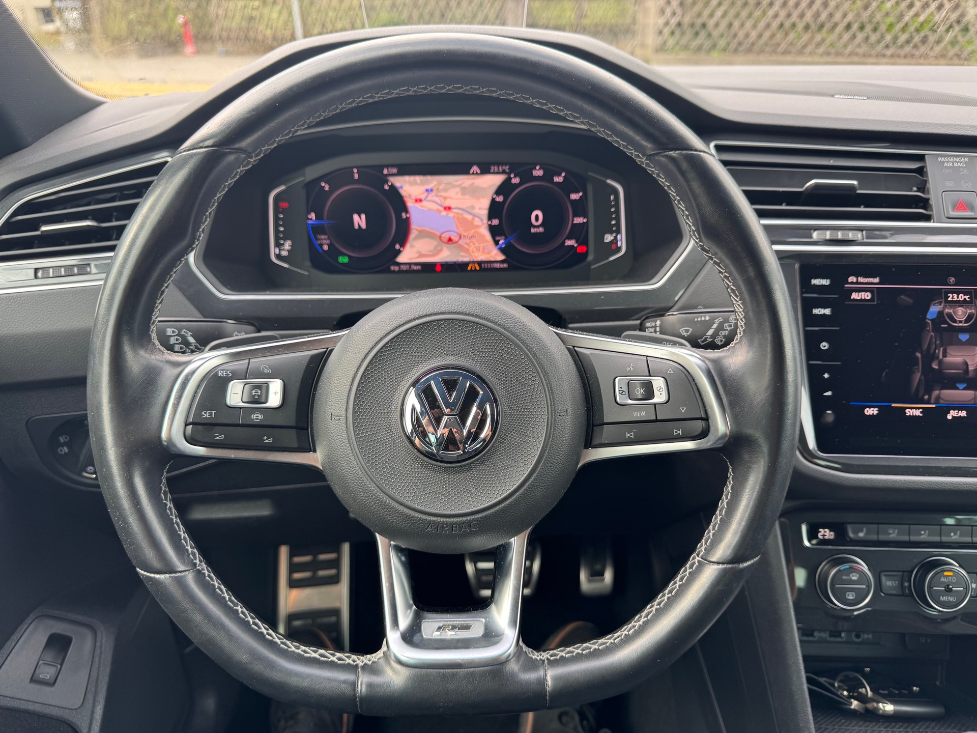 VW Tiguan 2.0 TDI SCR R-Line 4Motion DSG-image-25
