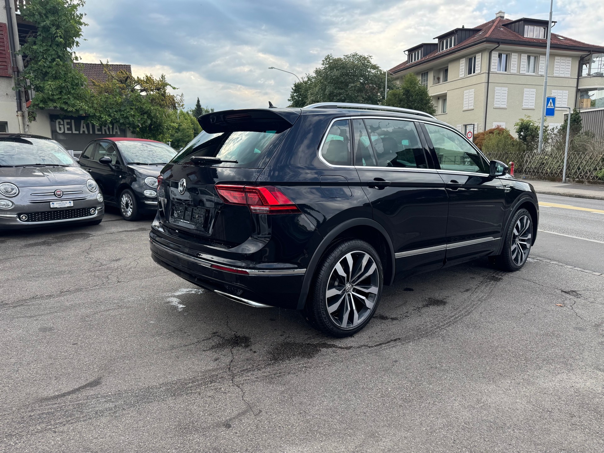 VW Tiguan 2.0 TDI SCR R-Line 4Motion DSG-image-5
