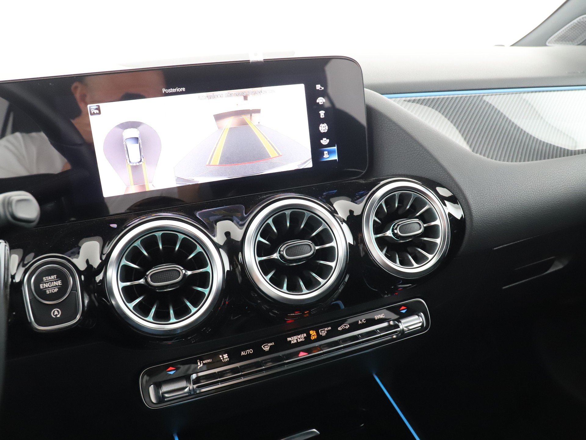 MERCEDES-BENZ GLA 250 AMG Line 4Matic-image-13