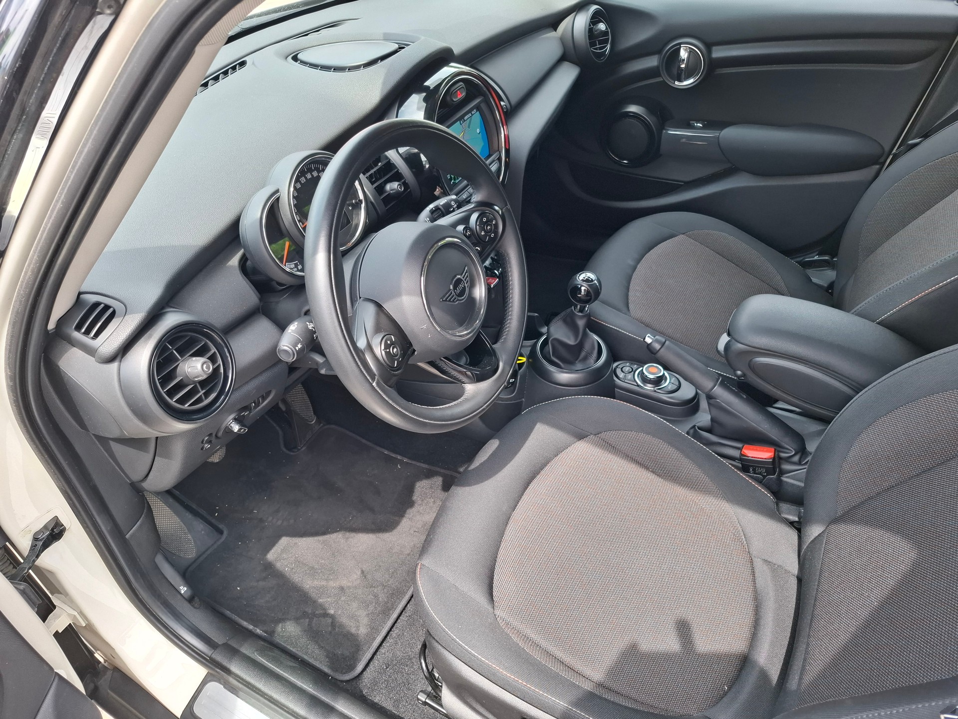 MINI One-image-6