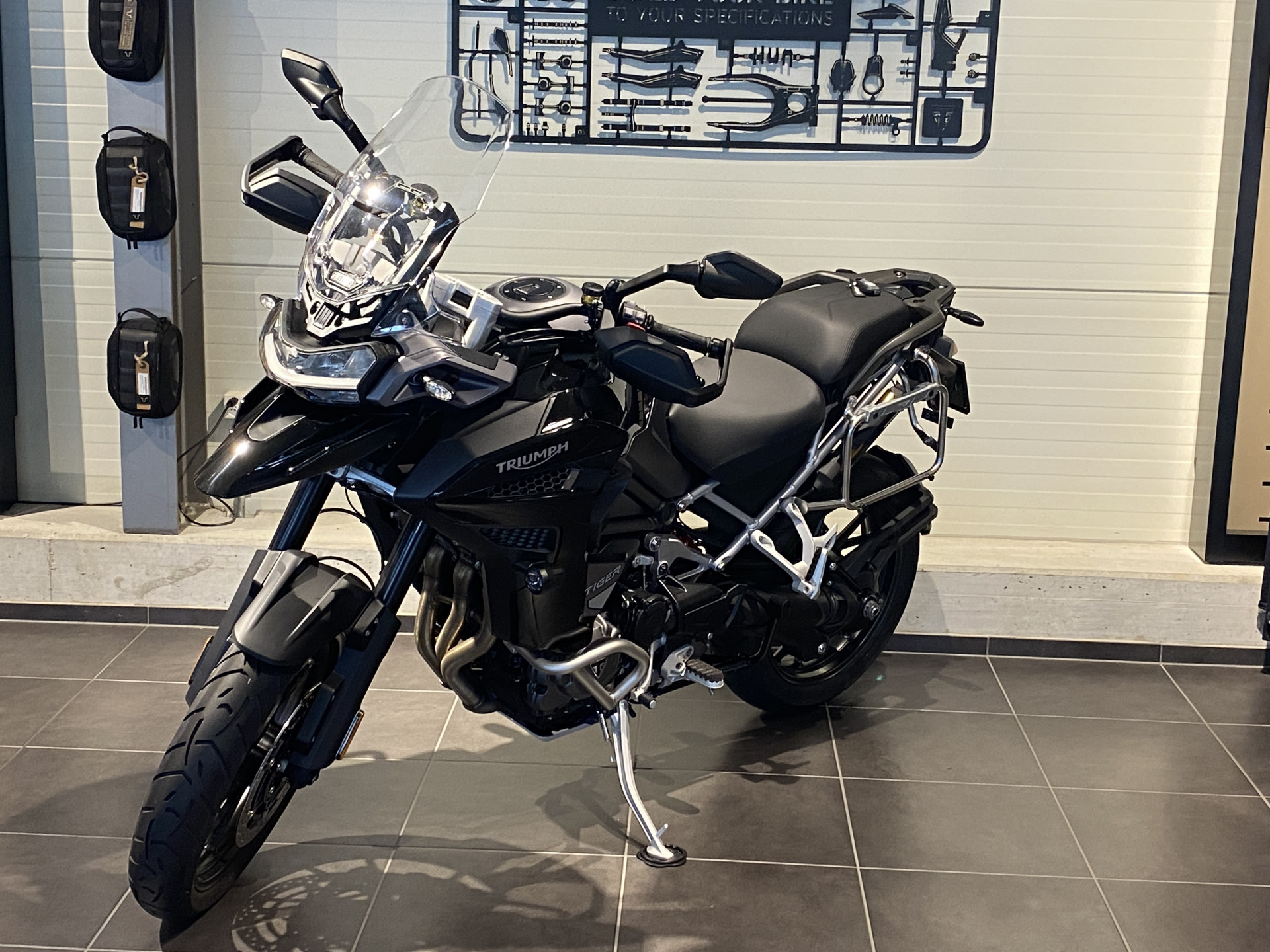 TRIUMPH Tiger 1200 GT Explorer "inklusive Seitenkoffer Triumph"-image-1