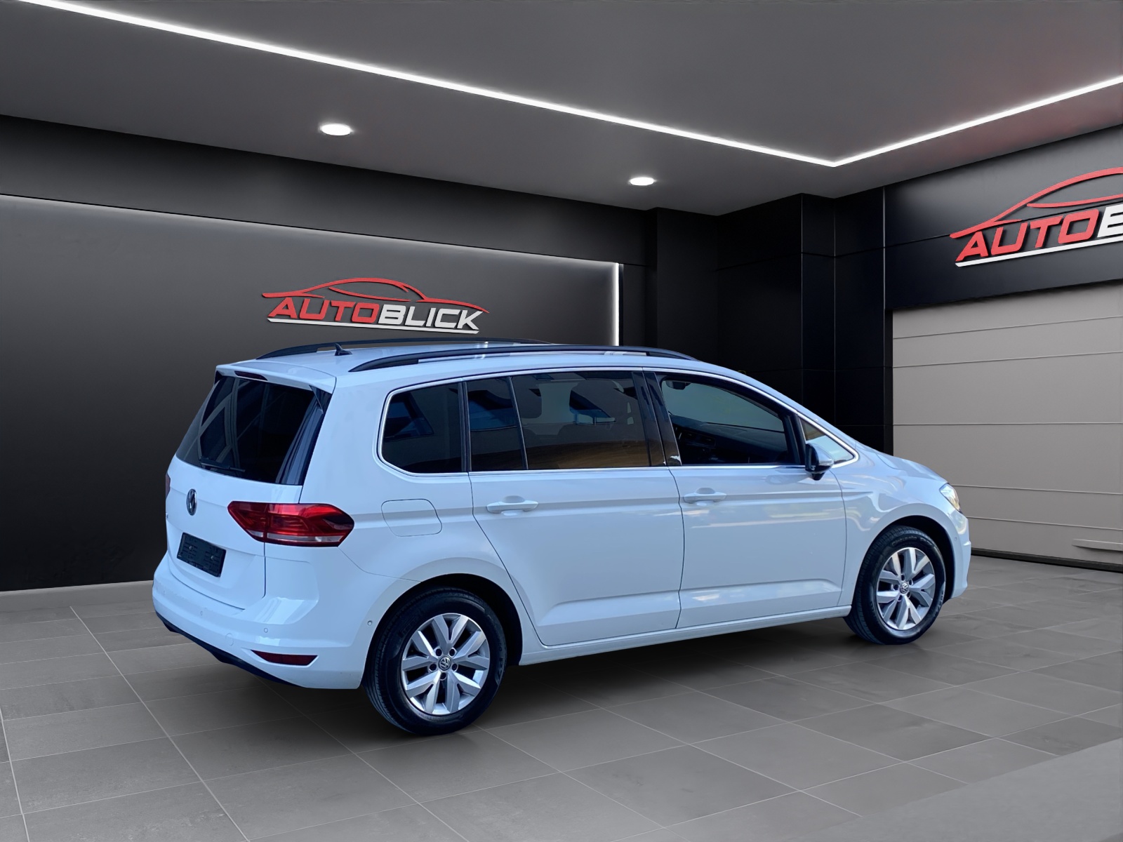 VW Touran 1.5 Benzin TSI 150-PS DSG-Automat 7-Plätzer Frisch MFK & ab Service Schweizer Fahrzeug aus erster Schweizer Hand-showroom-element-3