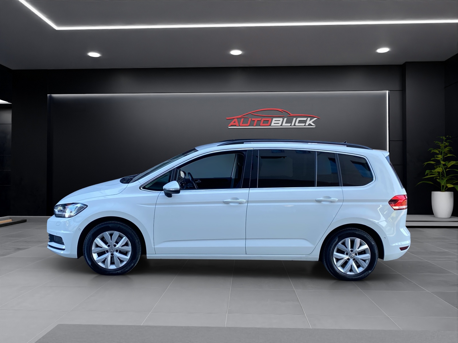 VW Touran 1.5 Benzin TSI 150-PS DSG-Automat 7-Plätzer Frisch MFK & ab Service Schweizer Fahrzeug aus erster Schweizer Hand-image-5