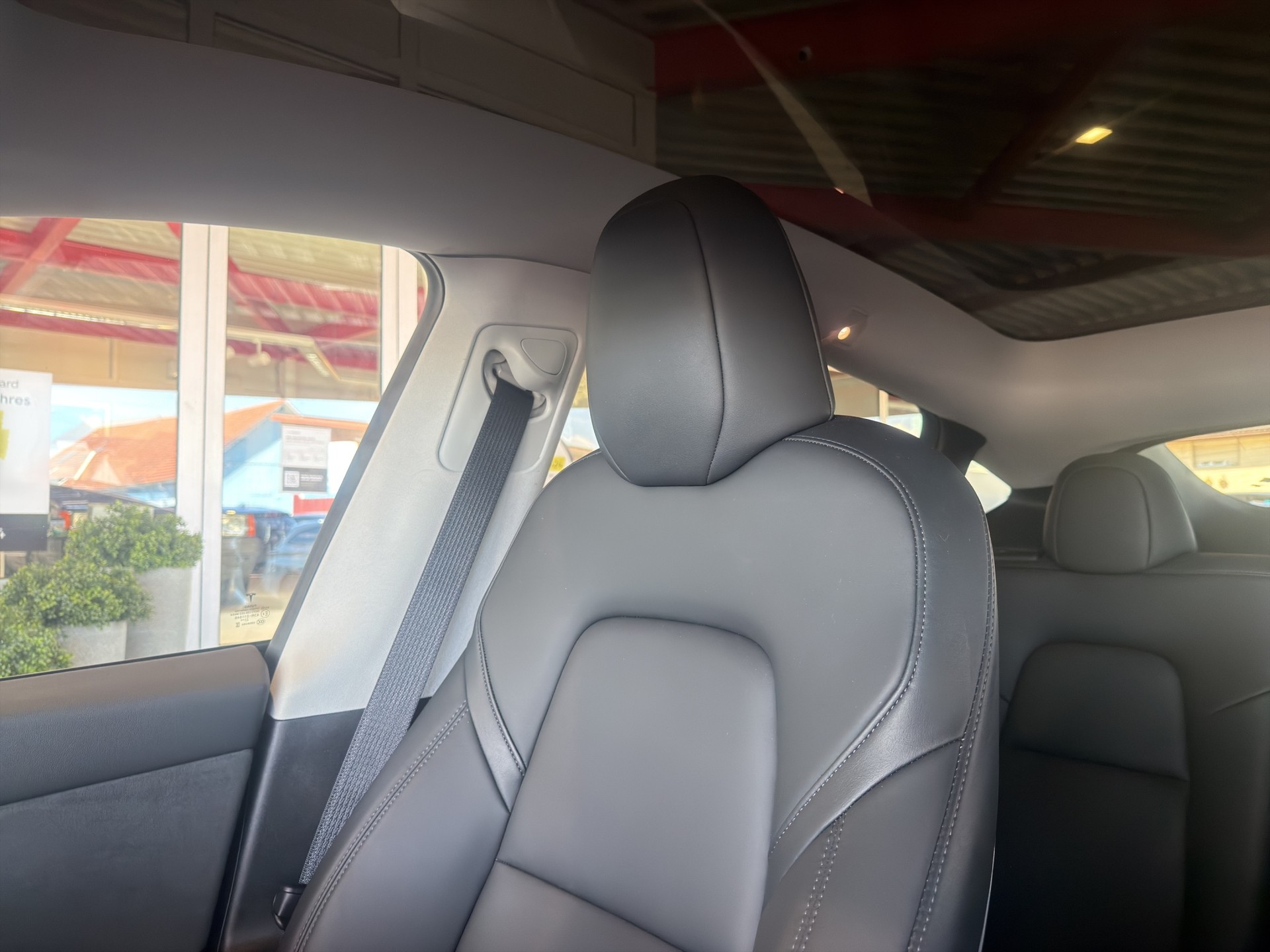 TESLA Model Y Performance D-image-40