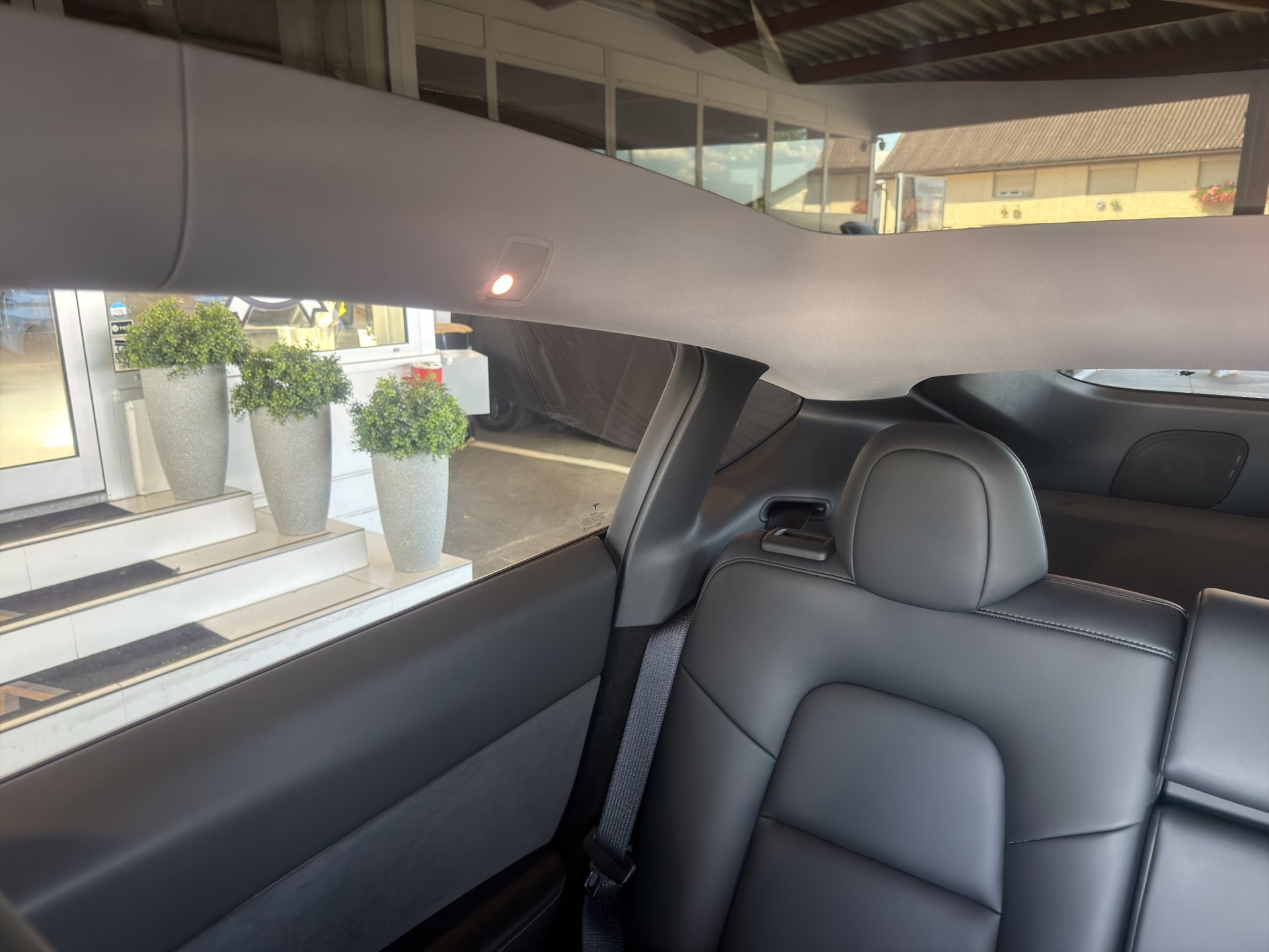 TESLA Model Y Performance D-image-51