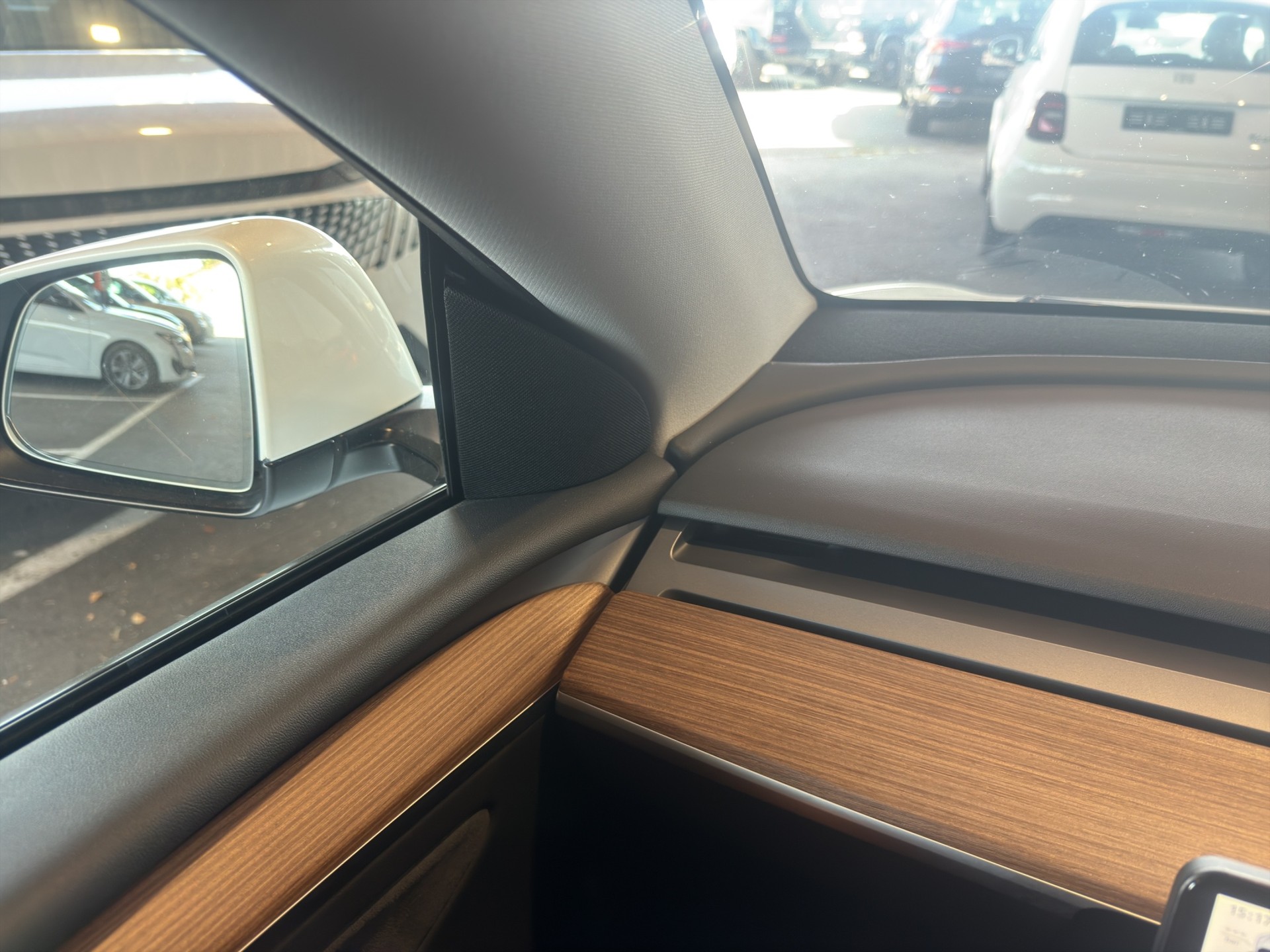 TESLA Model Y Performance D-image-48