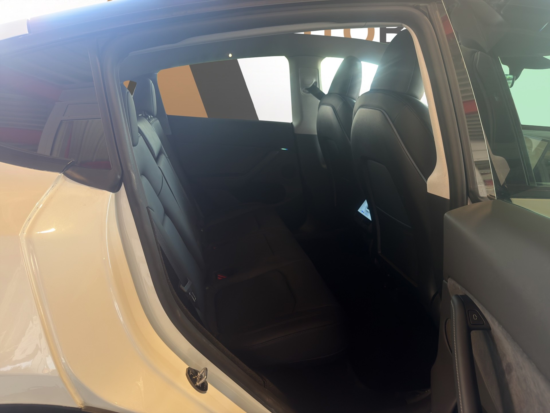 TESLA Model Y Performance D-image-15