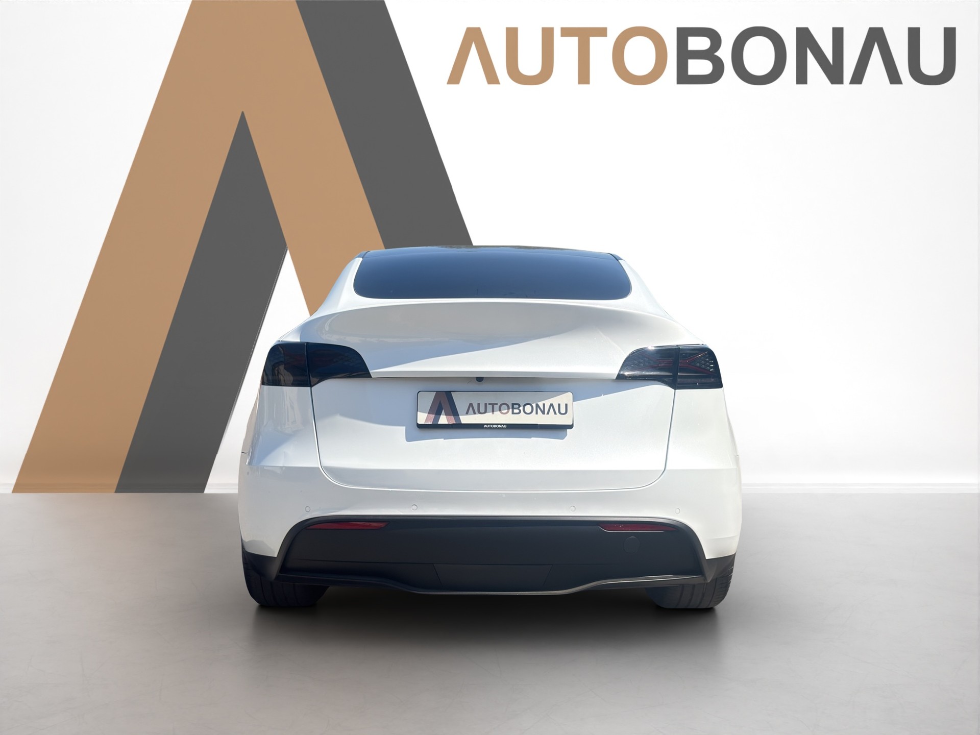 TESLA Model Y Performance D-image-56