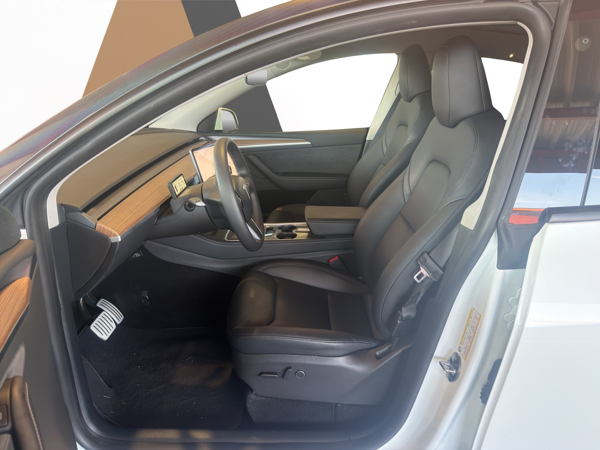 TESLA Model Y Performance D-image-8