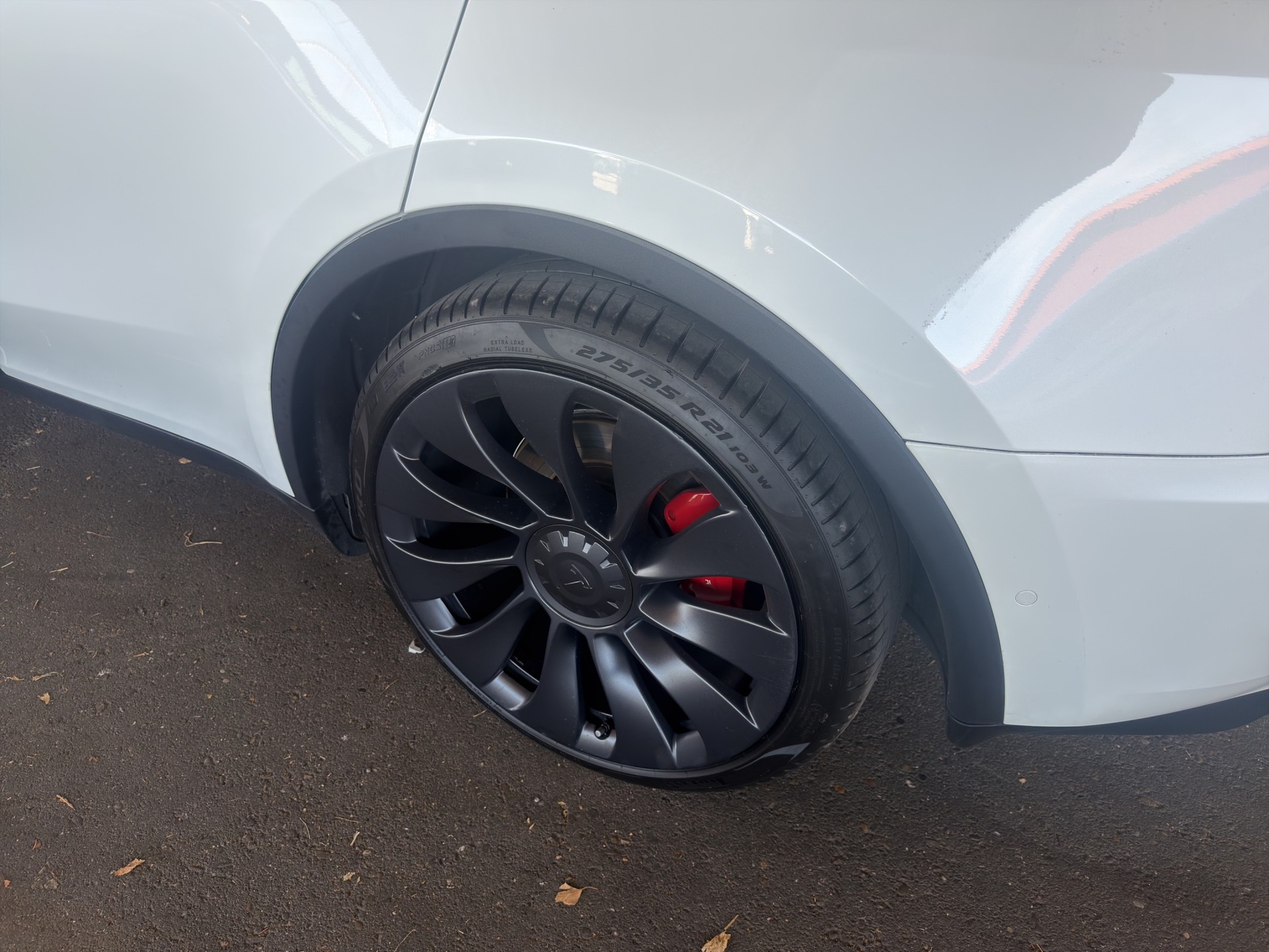 TESLA Model Y Performance D-image-32