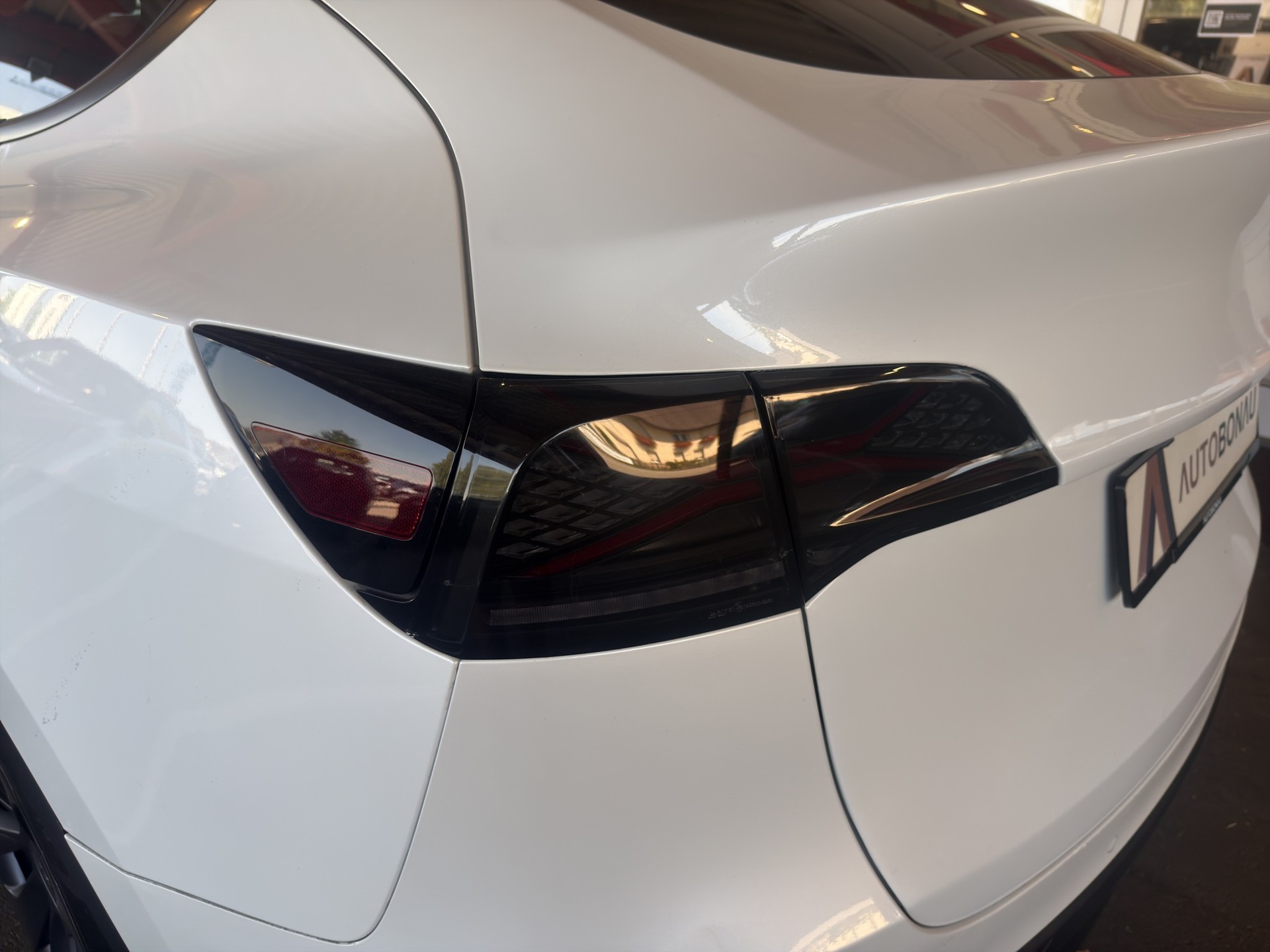 TESLA Model Y Performance D-image-33
