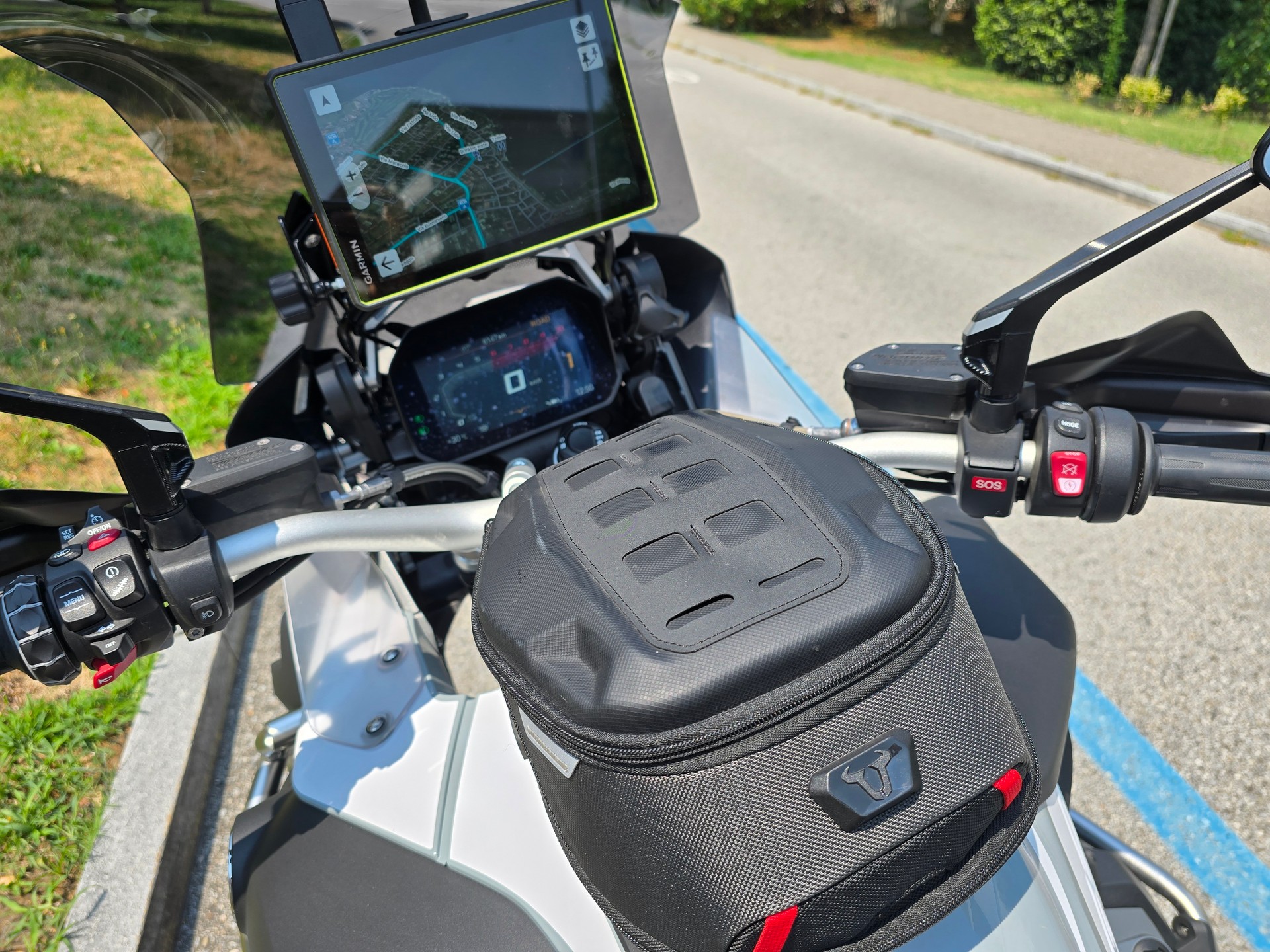 BMW R 1250 GS Adventure-image-9