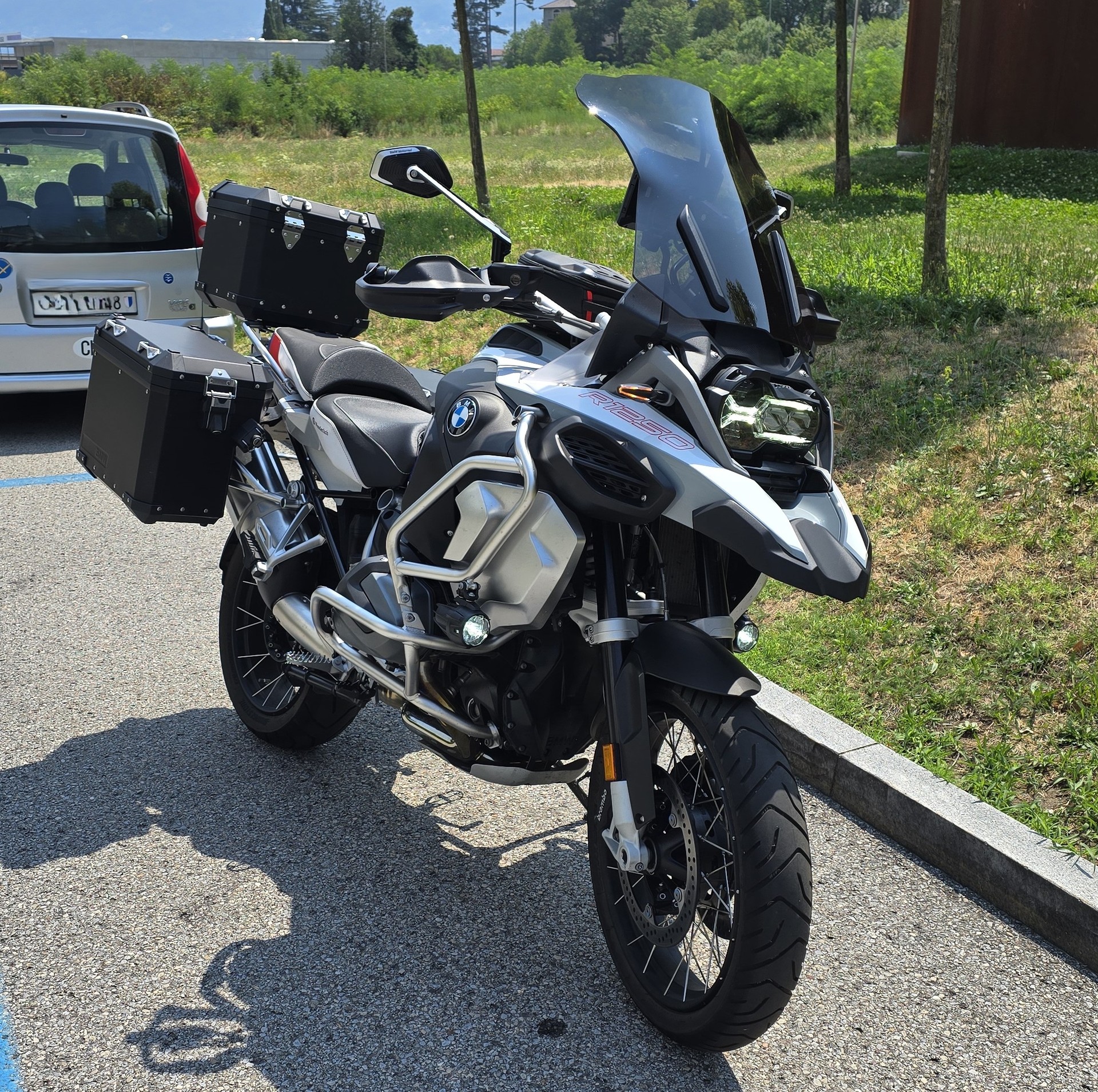 BMW R 1250 GS Adventure-image-2