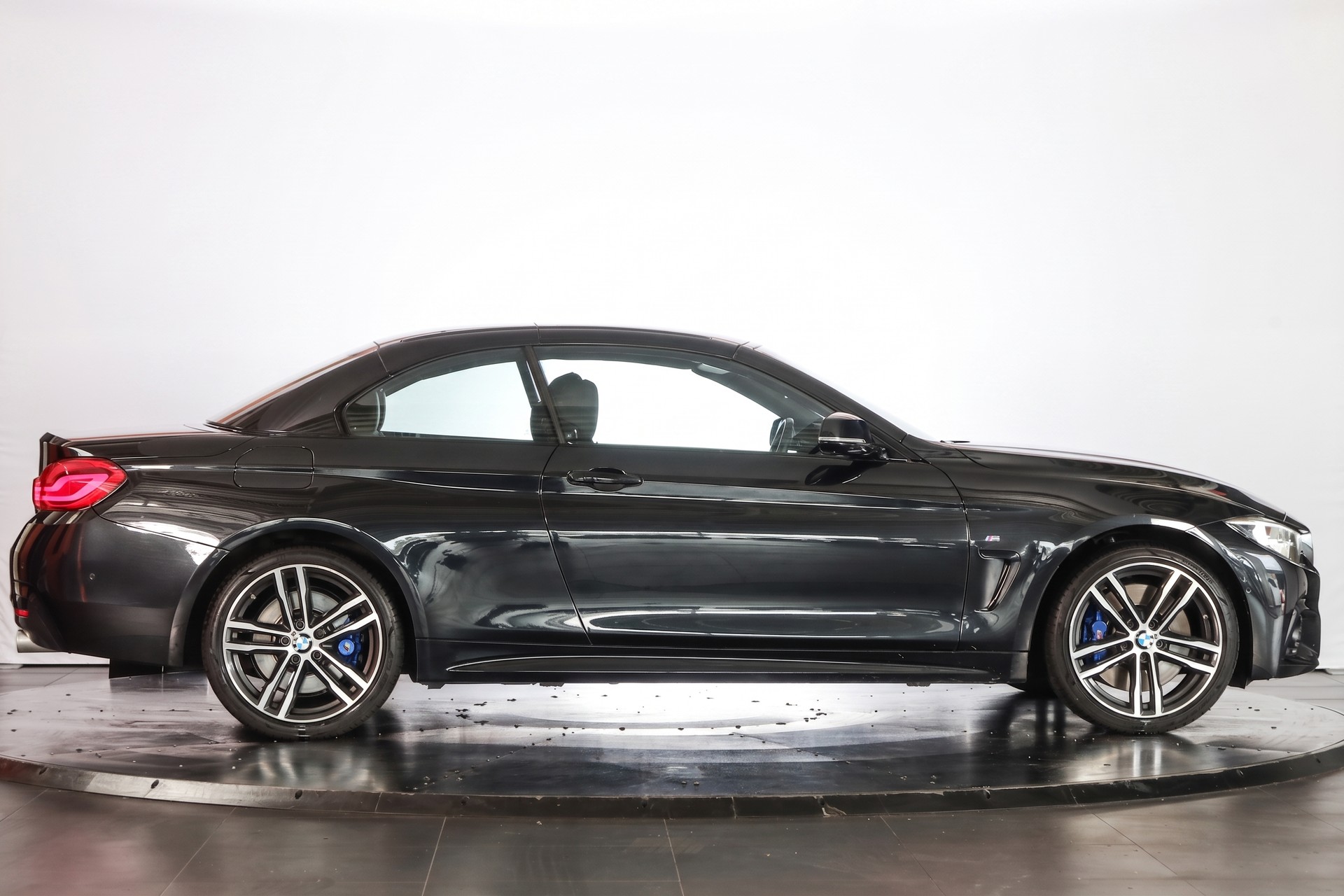 BMW 440i Cabriolet xDrive M Sport Steptronic-image-4