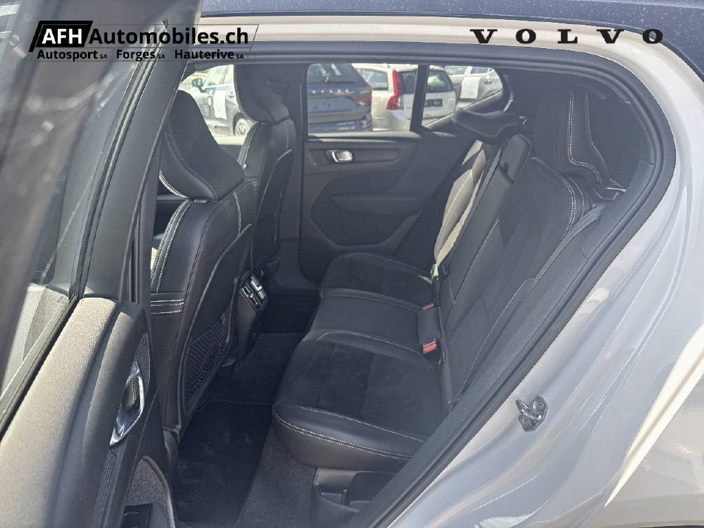 VOLVO XC40 P8 Twin R-Design AWD-image-11