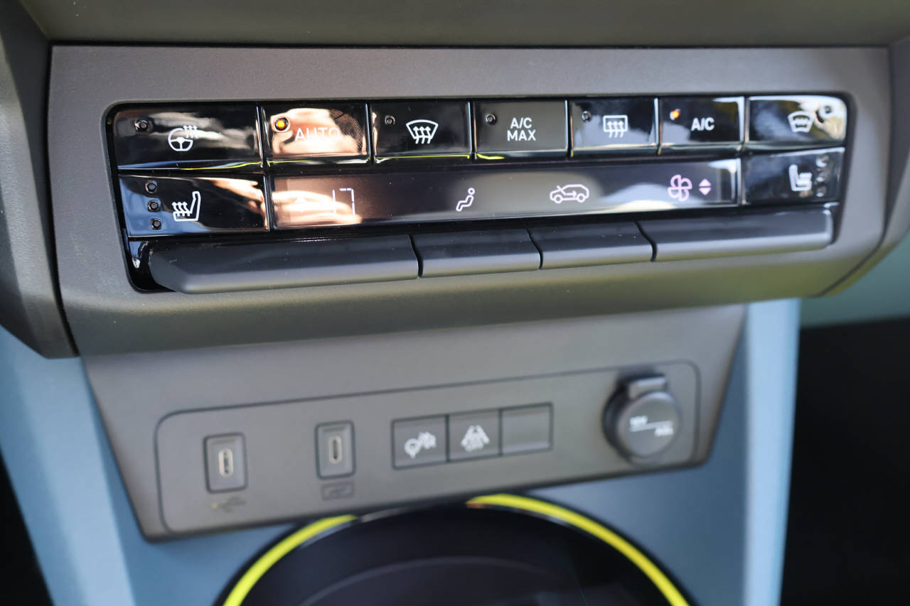 FIAT Grande Panda 1.2 Hybrid La Prima-image-12