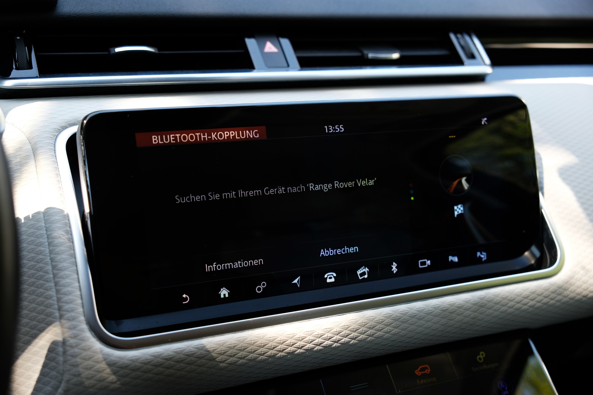 LAND ROVER Range Rover Velar R-Dynamic P 250 SE Automatic-image-19