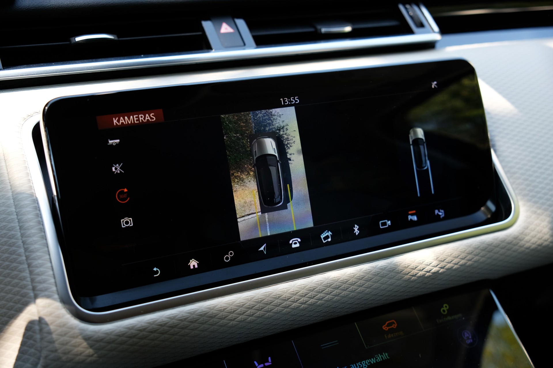 LAND ROVER Range Rover Velar R-Dynamic P 250 SE Automatic-image-18