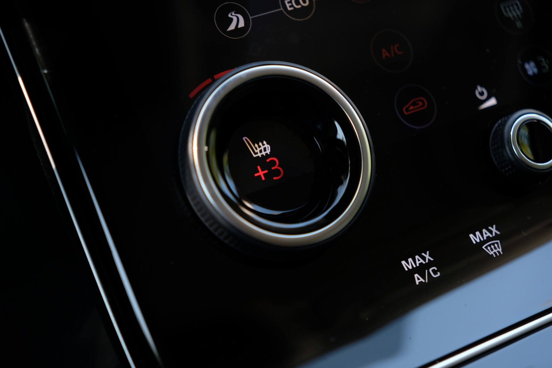 LAND ROVER Range Rover Velar R-Dynamic P 250 SE Automatic-image-22
