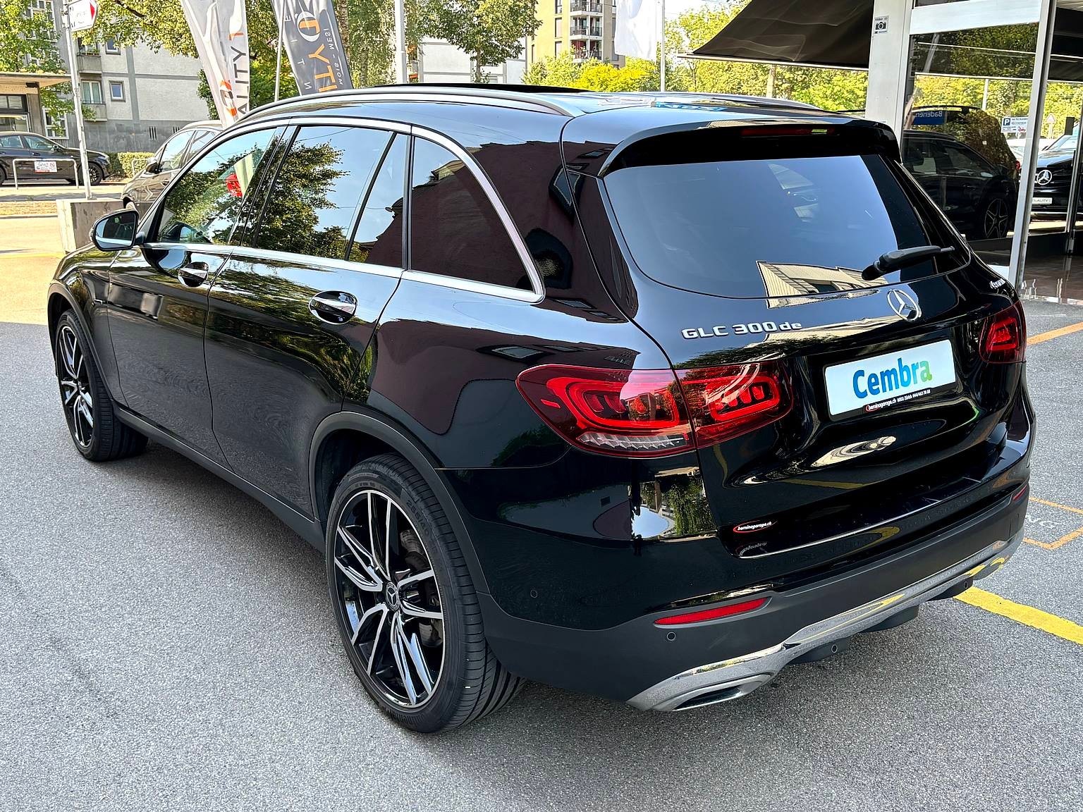 MERCEDES-BENZ GLC 300 de Off-Road 4Matic 9G-Tronic-showroom-element-3