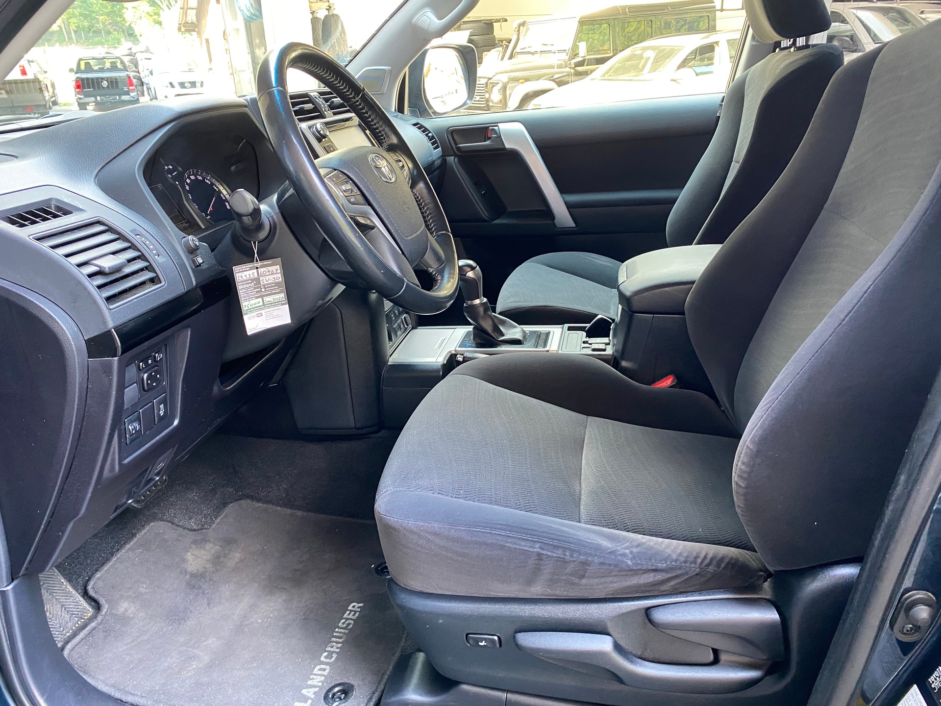 TOYOTA Land Cruiser 2.8TD Comfort Automatic-image-2