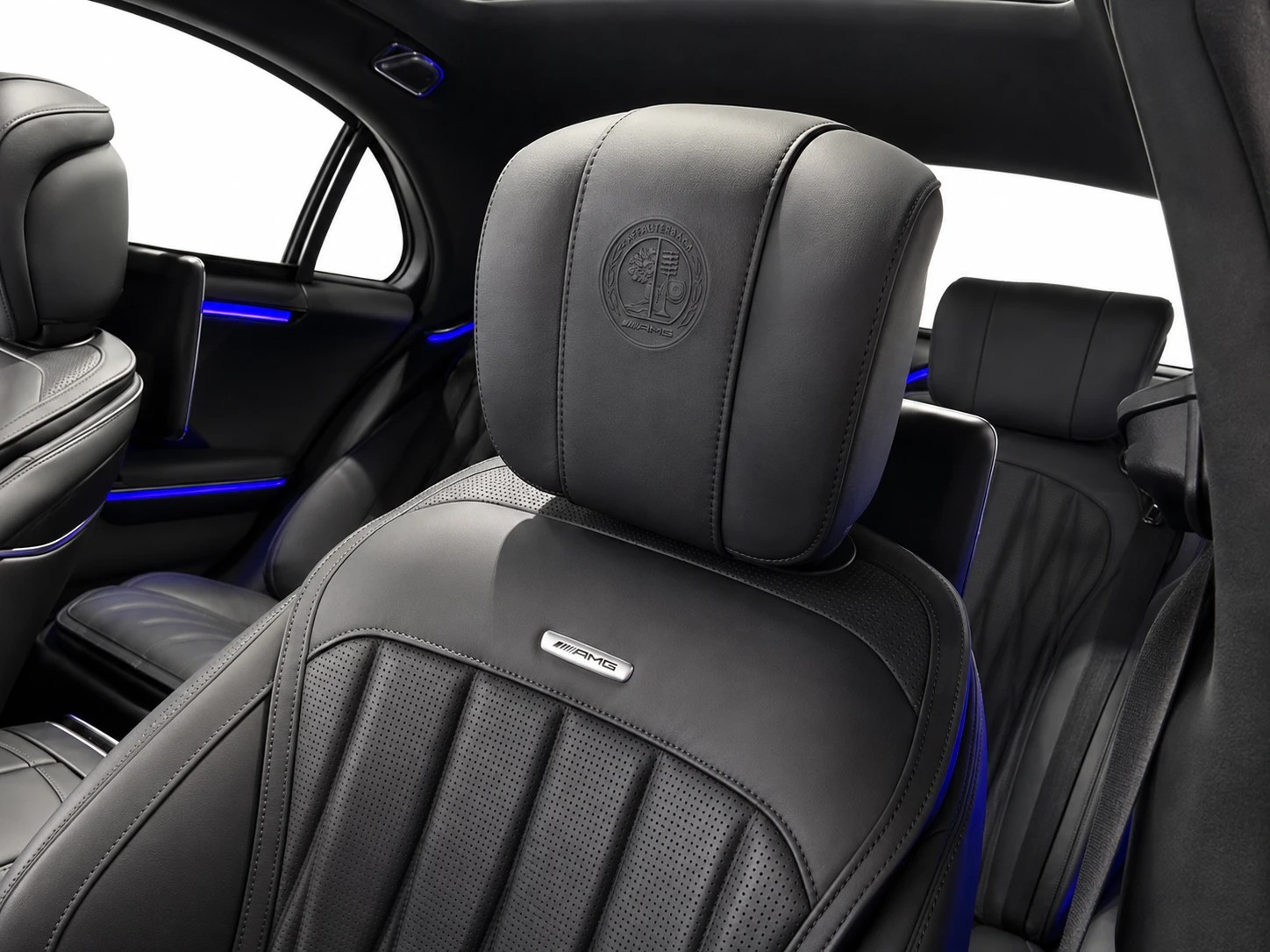 MERCEDES-BENZ S 63 V8 AMG E Performance 4matic+ lang-image-19