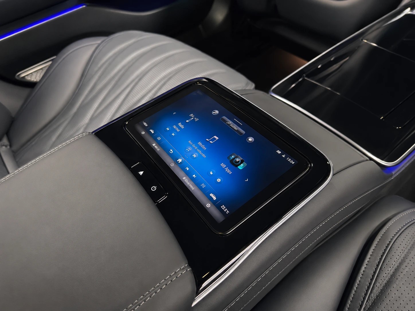 MERCEDES-BENZ S 63 V8 AMG E Performance 4matic+ lang-image-21