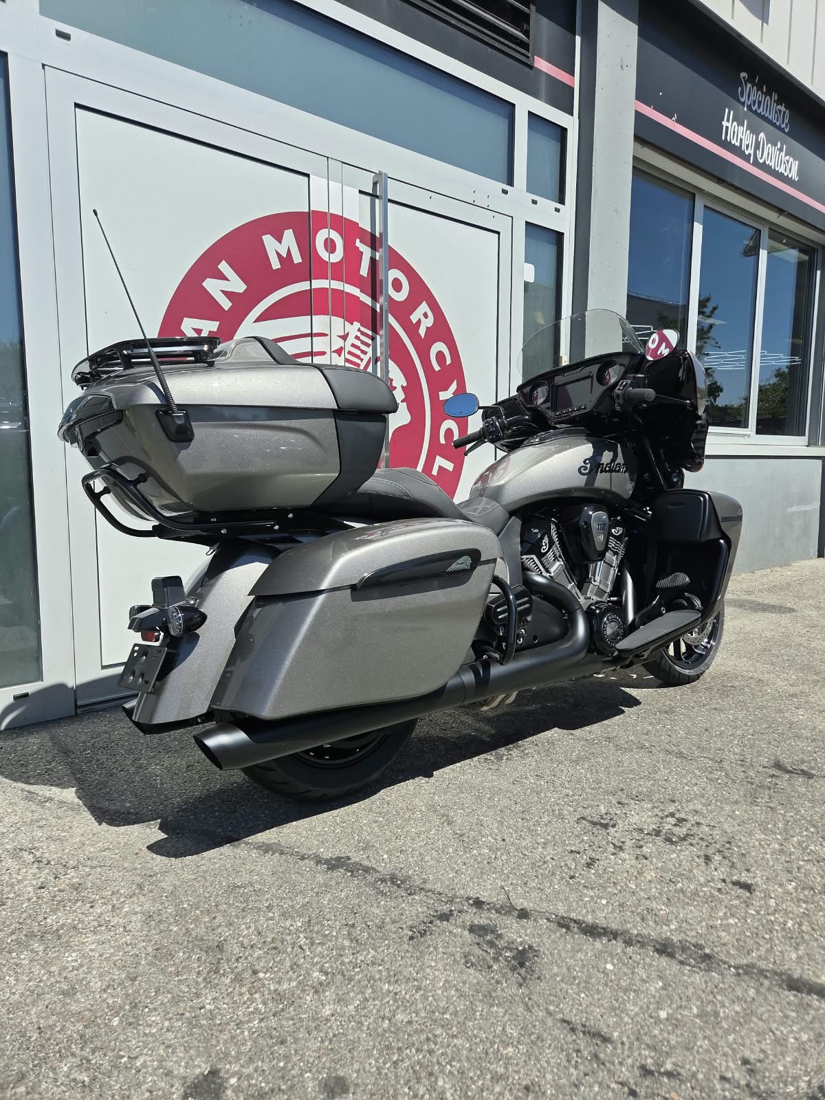 INDIAN Roadmaster Power Plus Dark Horse-image-4