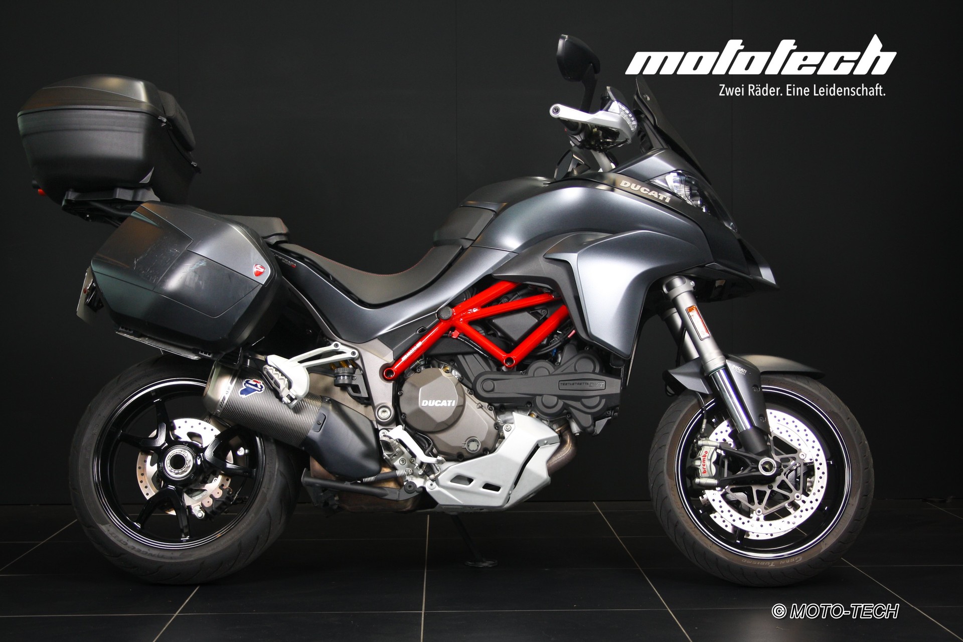 DUCATI Multistrada 1200 S-showroom-element-1