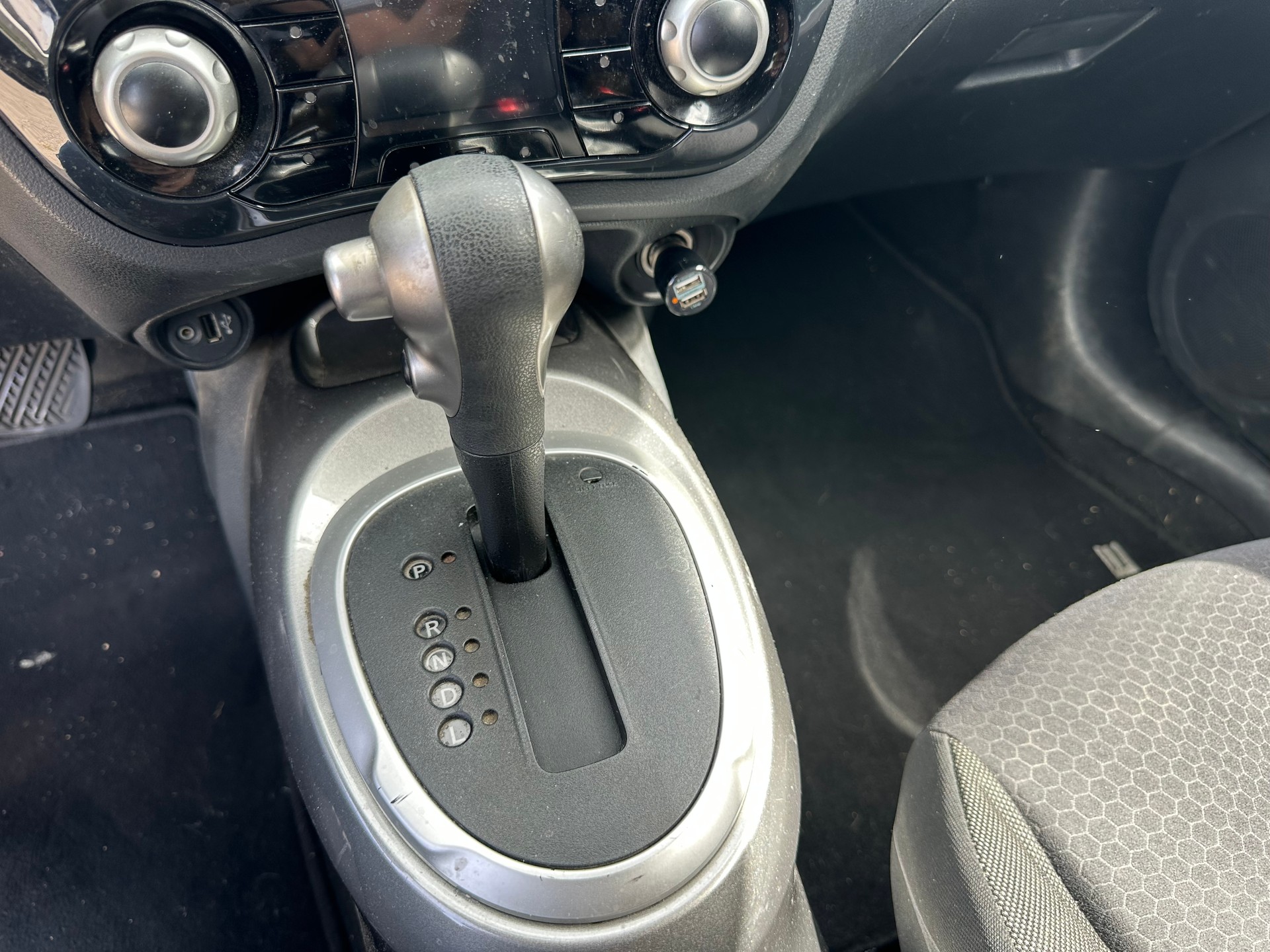 NISSAN Juke 1.6 tekna Xtronic CVT-image-15