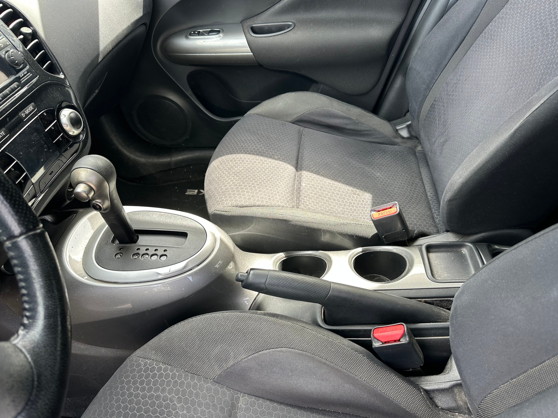 NISSAN Juke 1.6 tekna Xtronic CVT-image-14