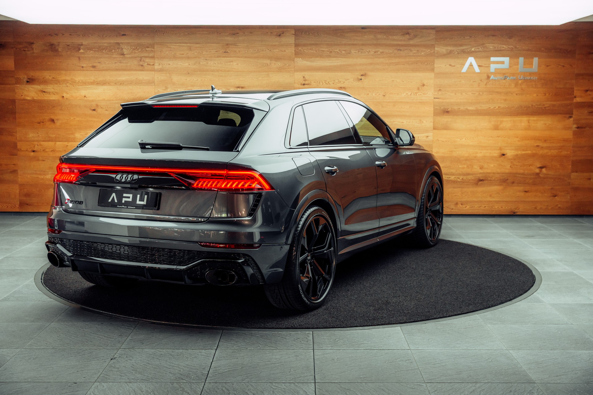 AUDI RSQ8 quattro tiptronic-showroom-element-1