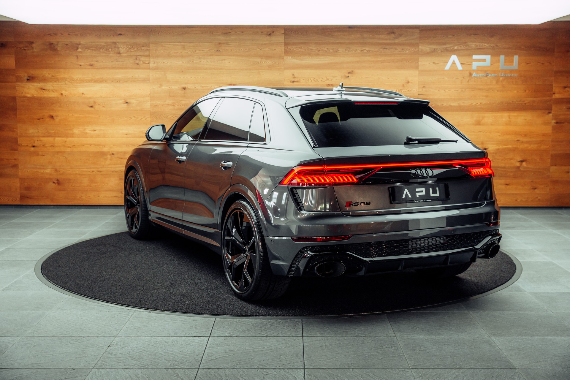 AUDI RSQ8 quattro tiptronic-showroom-element-2