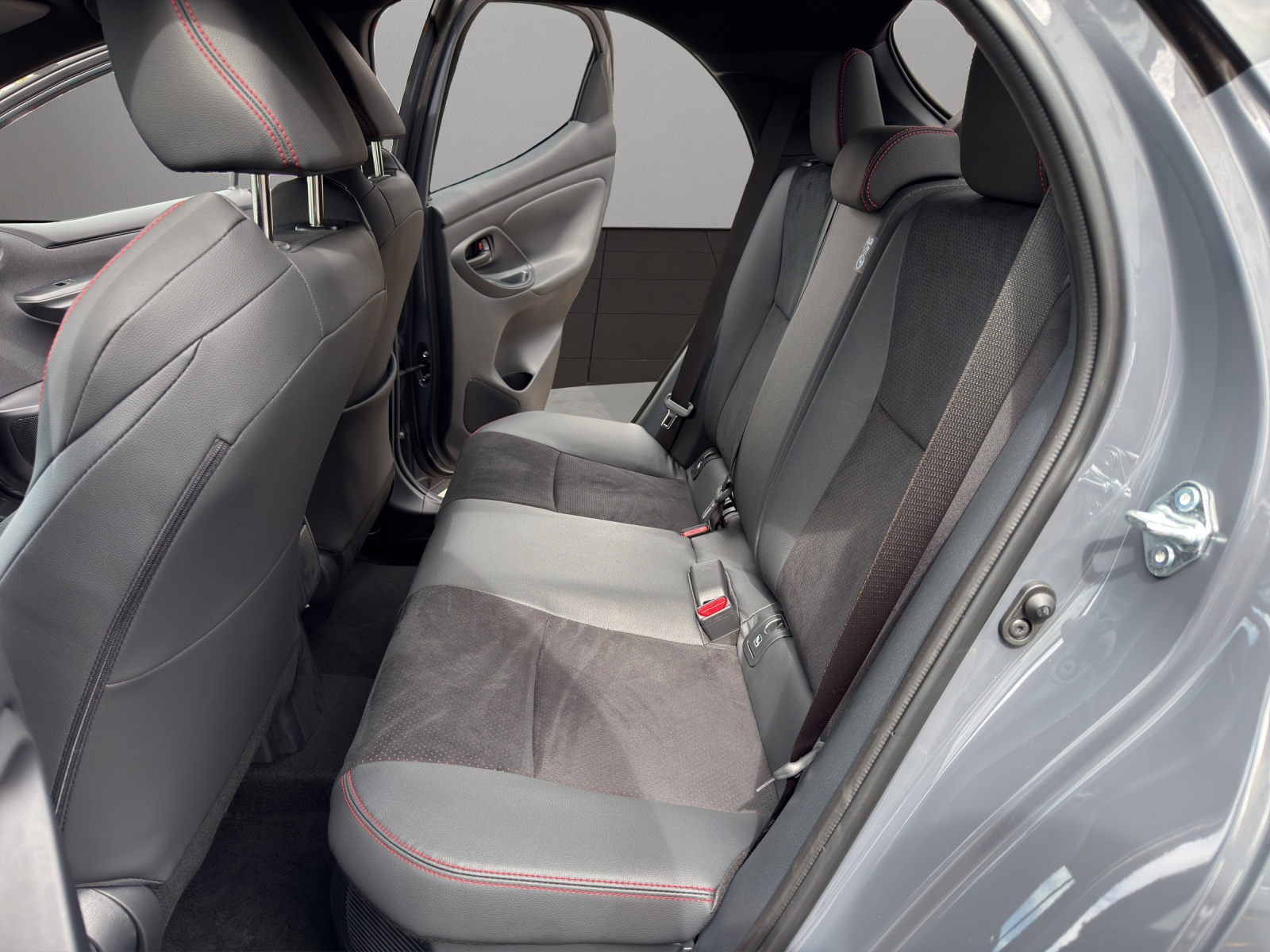 TOYOTA Yaris 1.5 GR Sport e-CVT (10 STÜCK)-image-12