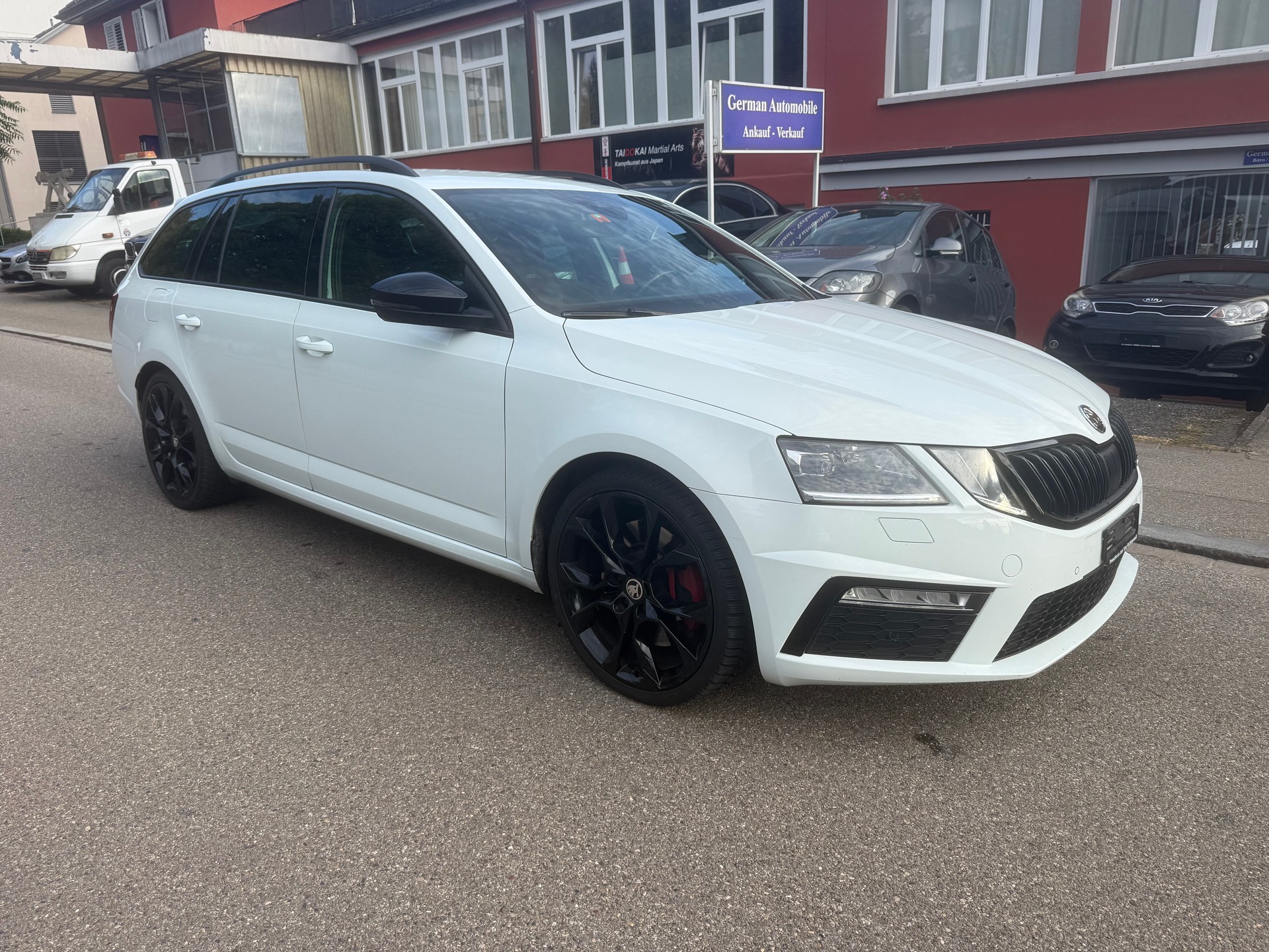 SKODA Octavia Combi 2.0 TSI RS DSG-showroom-element-2