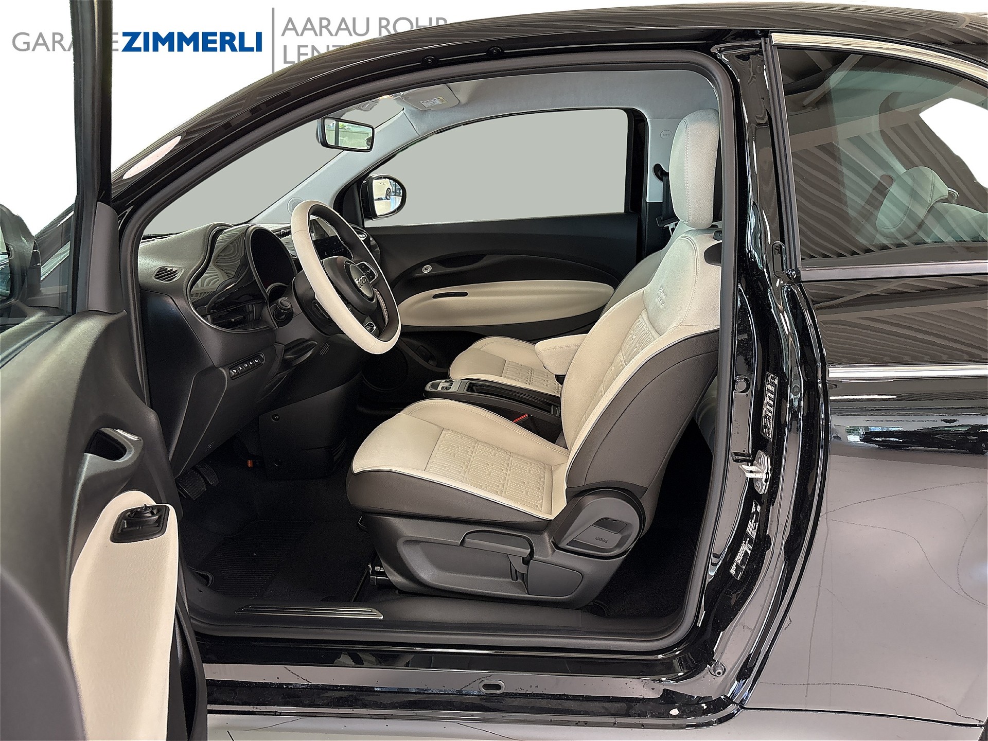 FIAT 500 electric 87kWh La Prima-showroom-element-3