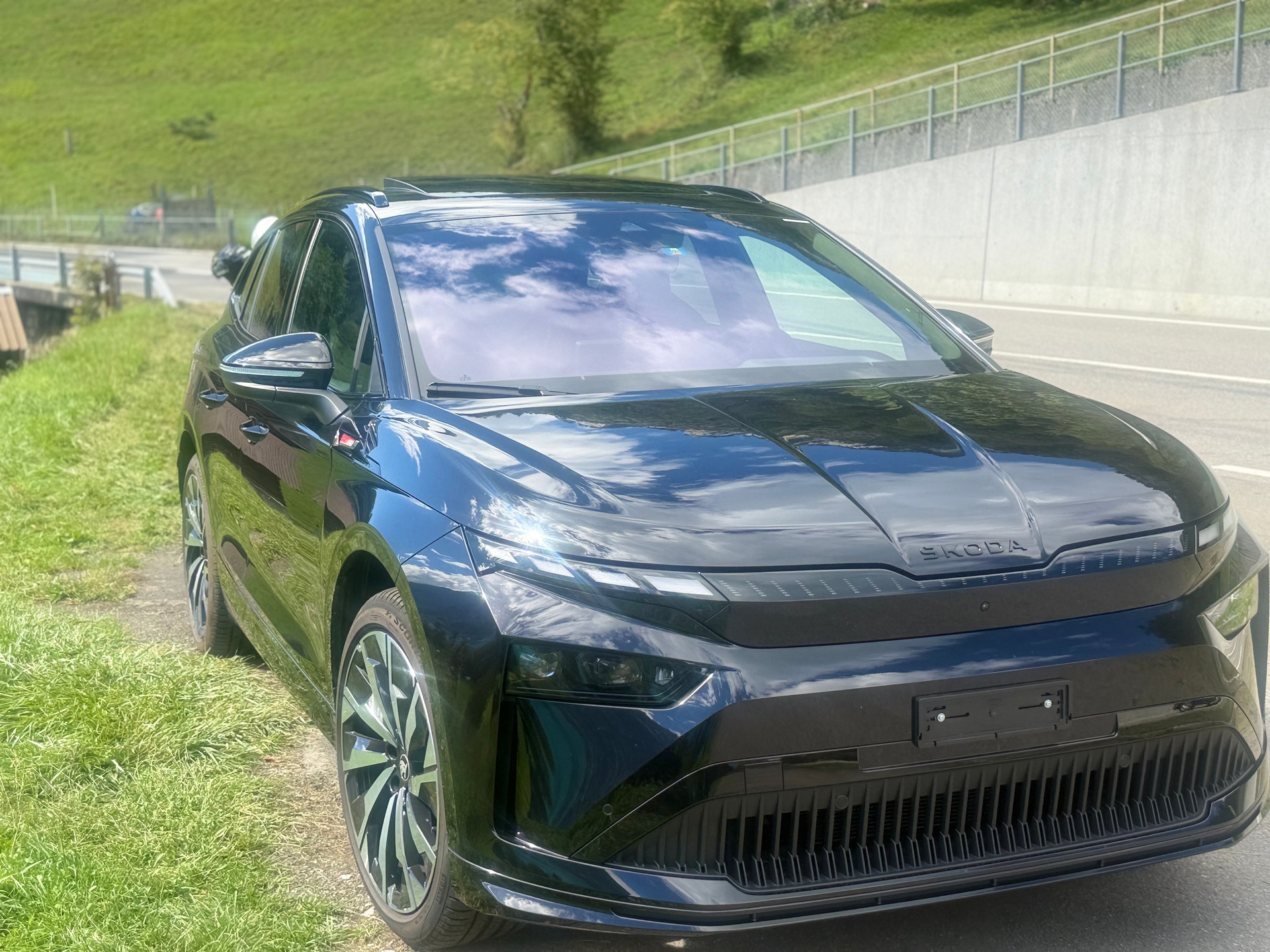 SKODA Enyaq 85x Sportline 4x4-showroom-element-1