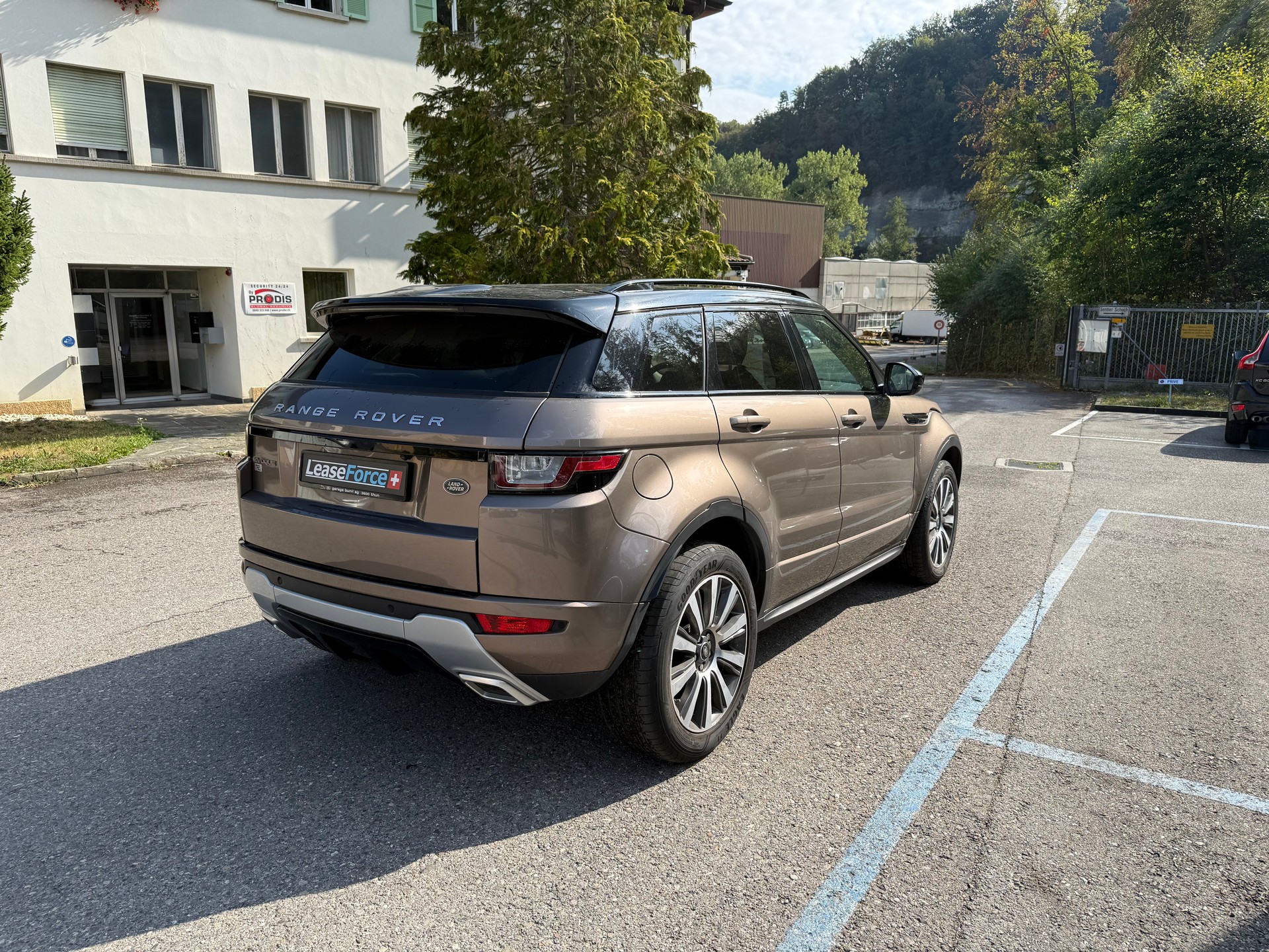 LAND ROVER Range Rover Evoque 2.0 Si4 HSE Dynamic AT9-image-5