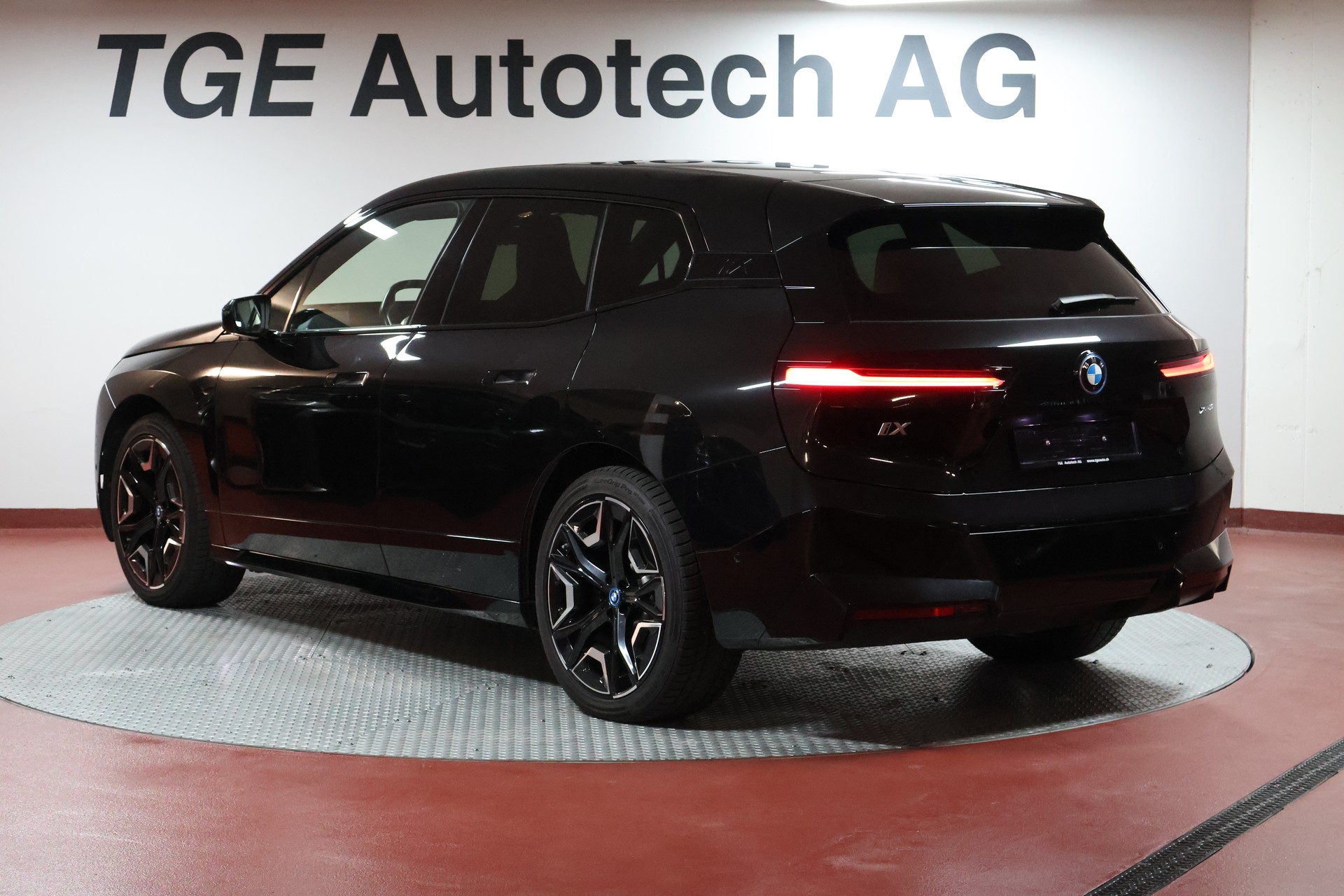 BMW iX xDrive50-image-19