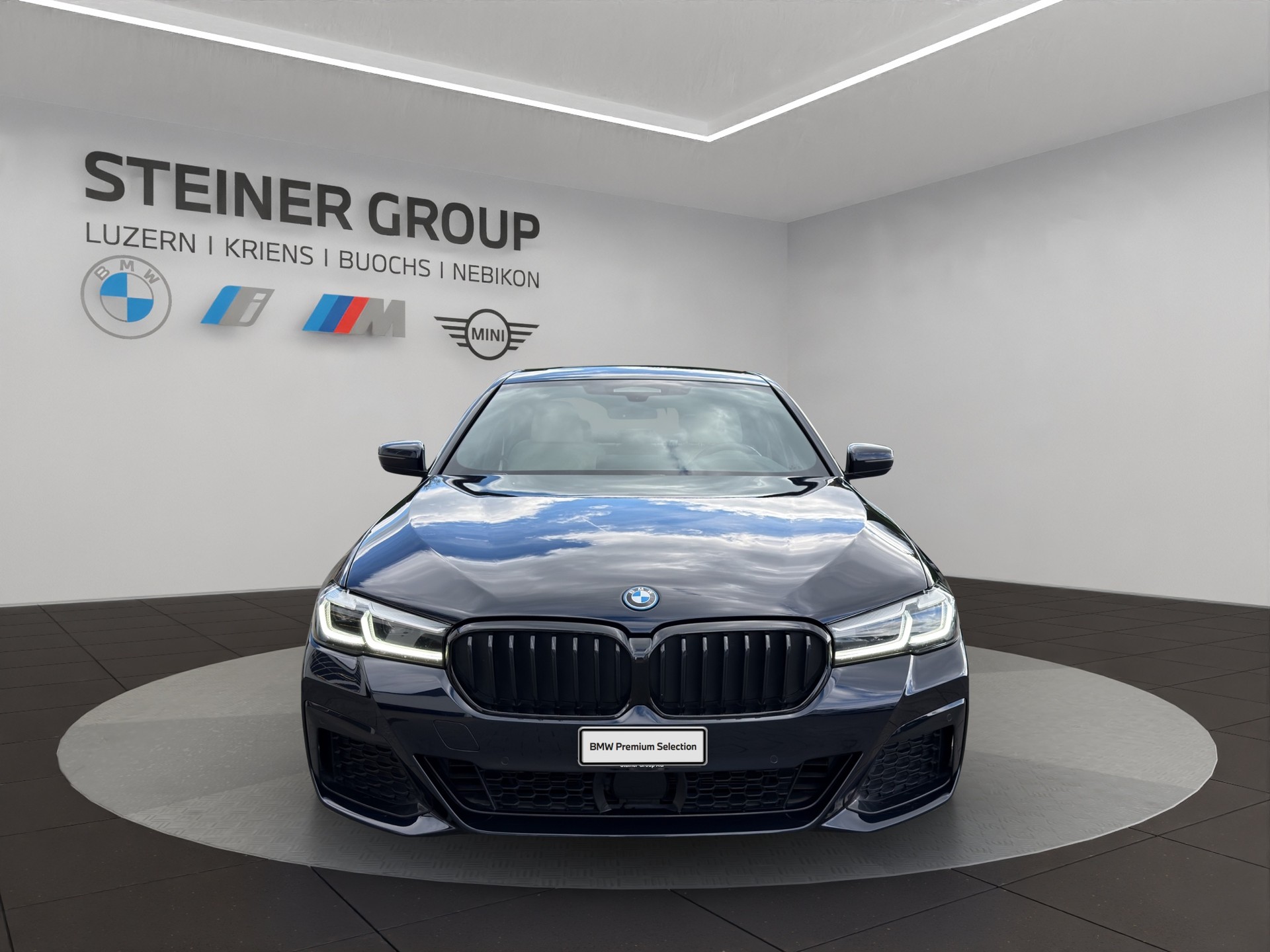 BMW 545e xDrive Pure M Sport Steptronic-showroom-element-1